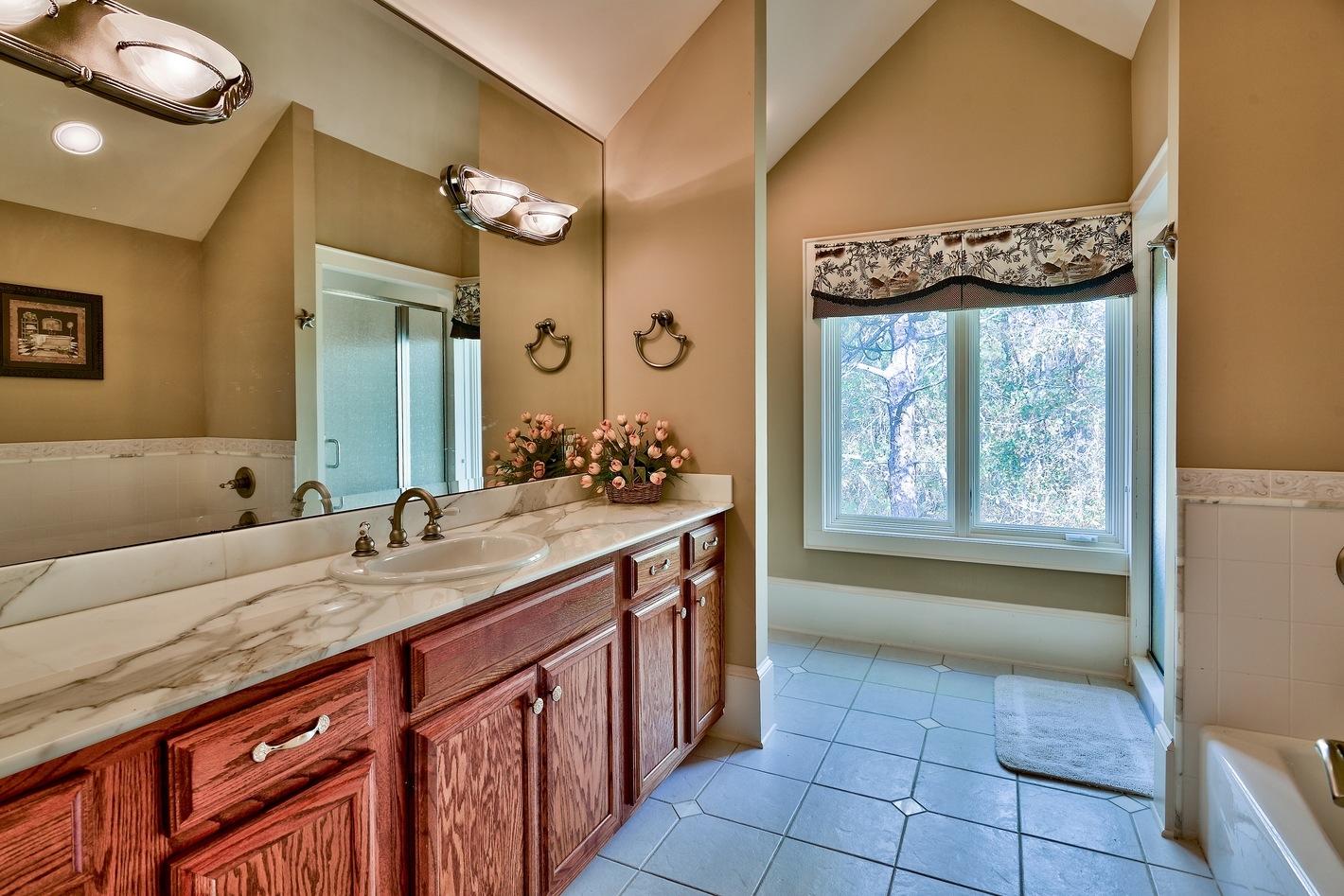 BURNT PINE - Residential