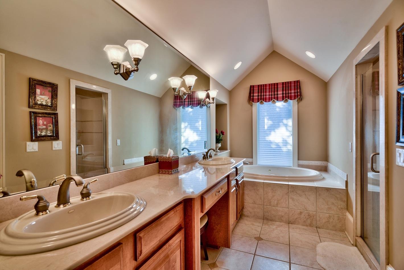 BURNT PINE - Residential