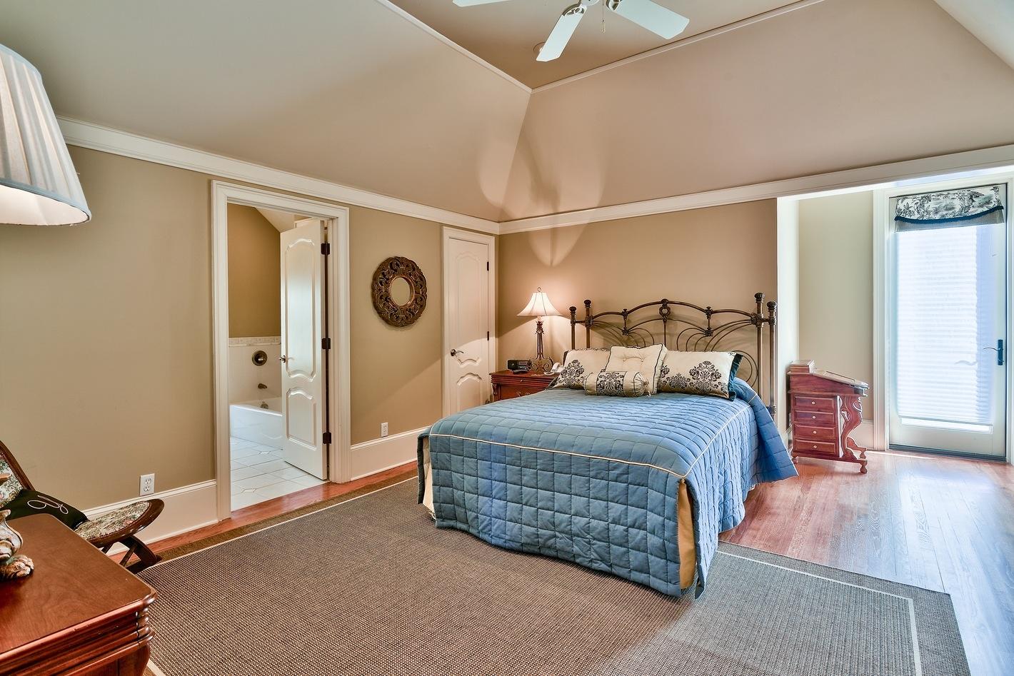 BURNT PINE - Residential