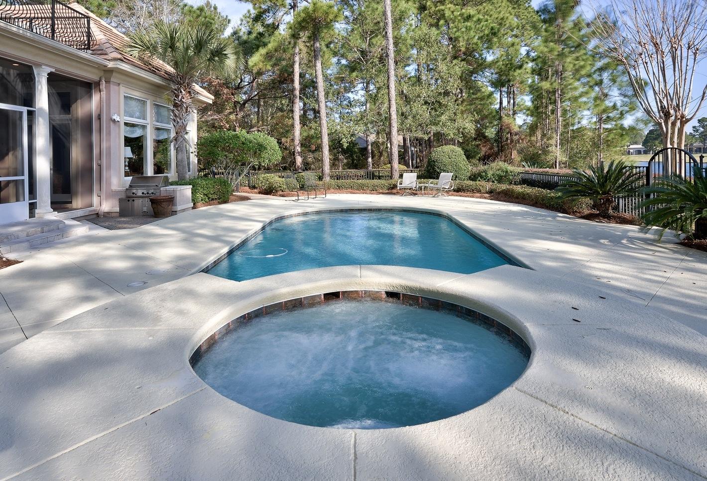 BURNT PINE - Residential