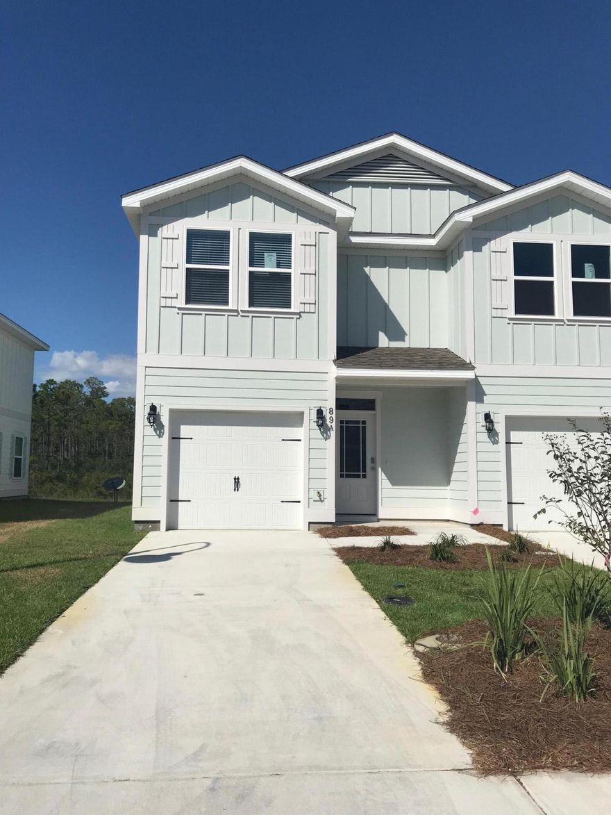 Beautiful new 3 bedroom home. Located minutes from CO HWY 30A, beaches, shopping and dining. Centrally located to Destin and Panama City. Walking distance to Alagua unleashed dog park, Padgett Park, nature trails and public library.