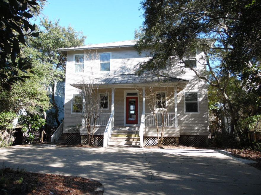 This 4 bedroom, 3 bath home is hidden away by natural landscaping, in a private lake front setting, yet just a short distance to the beach in a popular subdivision. The kitchen features lots of cabinets, counter space and an extra large pantry. There is a cozy wood burning fireplace in the living room and the master suite features double vanities, whirlpool tub and a huge walk in closet. The location is close to everything Destin has to offer!