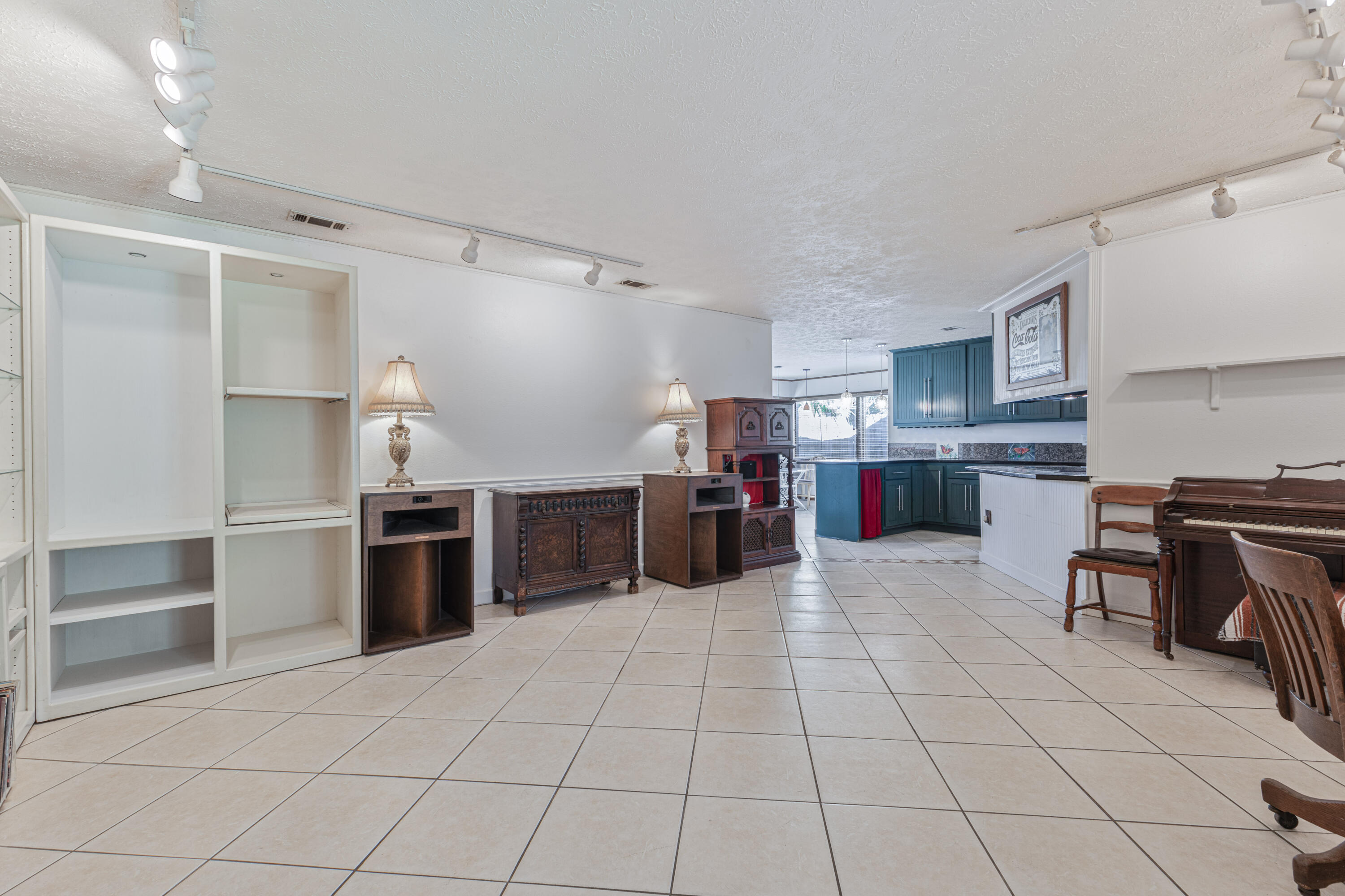 HERITAGE VILLAGE - Residential