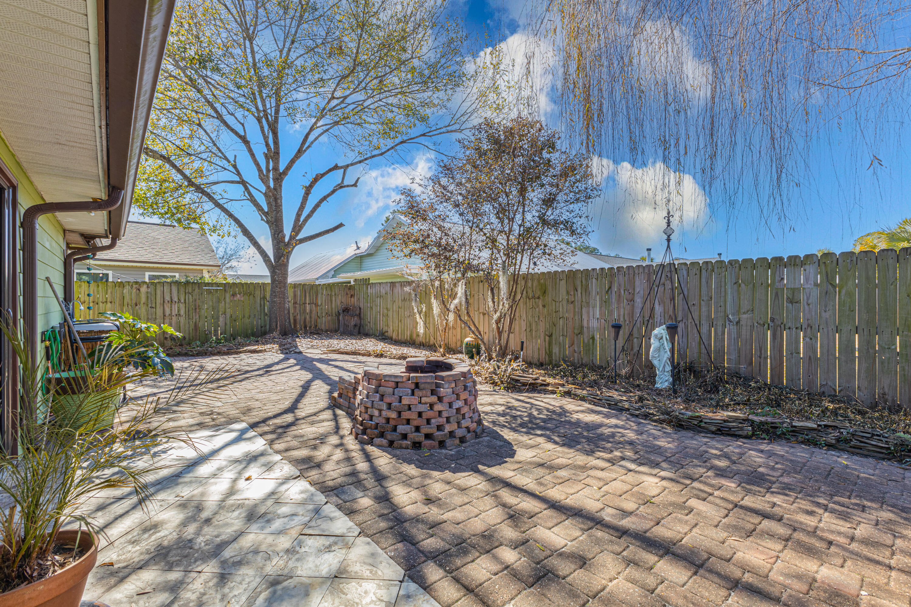 HERITAGE VILLAGE - Residential