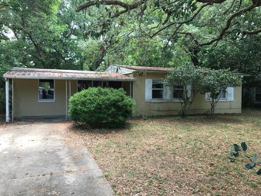 Cute little fixer-upper for sale in Fort Walton! This 2 bed 1 bath would make a great income property or fix and flip. It needs updates and TLC but is priced to sell! Vacant and easy to show.