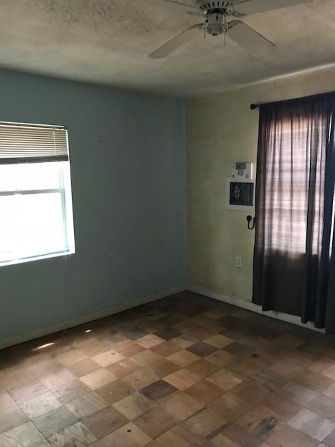 ELLIOTTS POINT - Residential