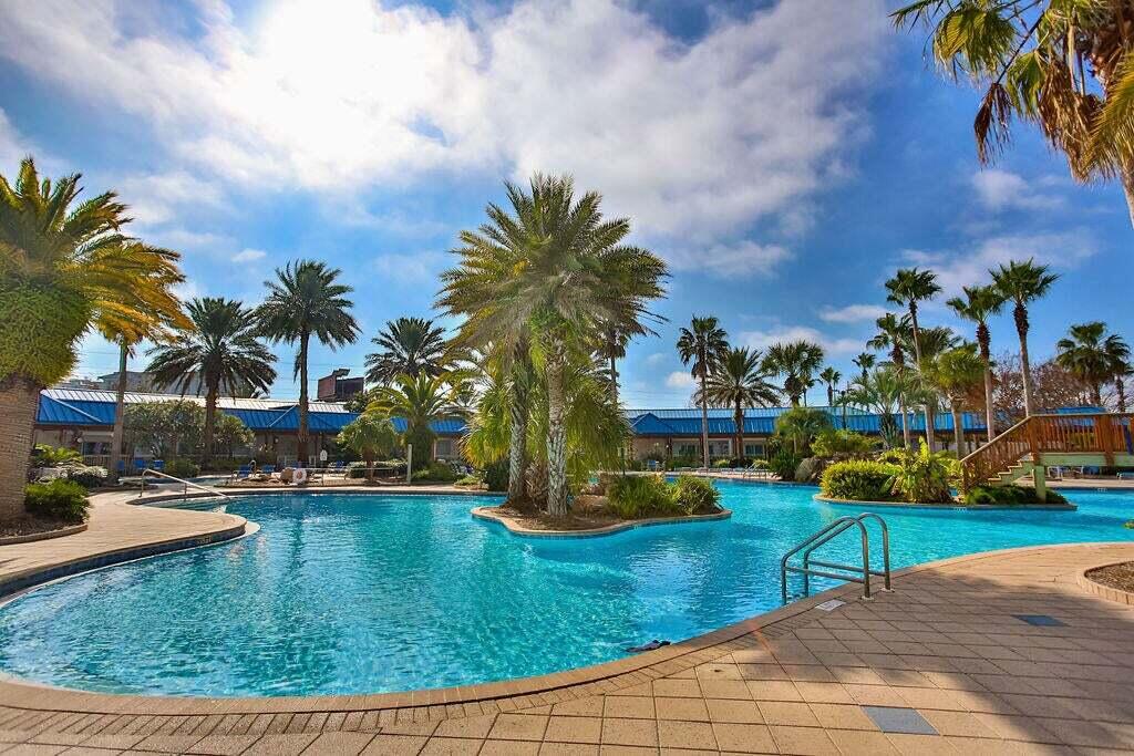 THE PALMS OF DESTIN - Residential