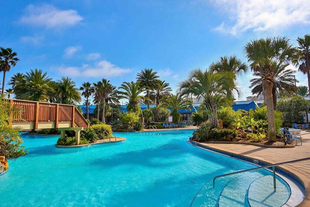 THE PALMS OF DESTIN - Residential