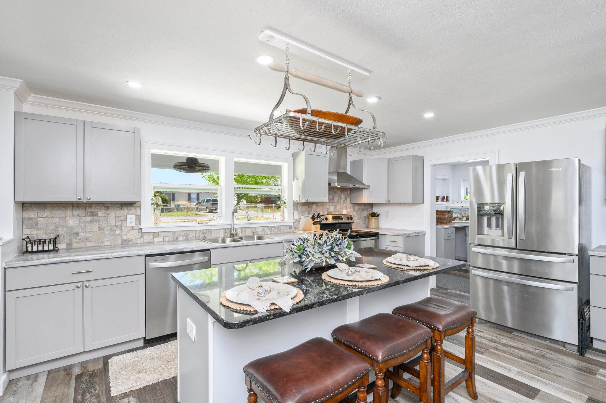 SEASHORE VILLAGE - Residential