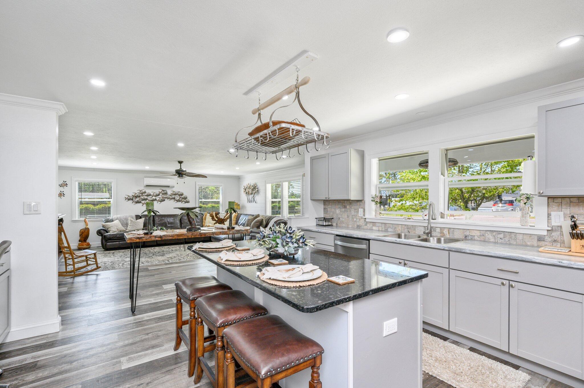 SEASHORE VILLAGE - Residential