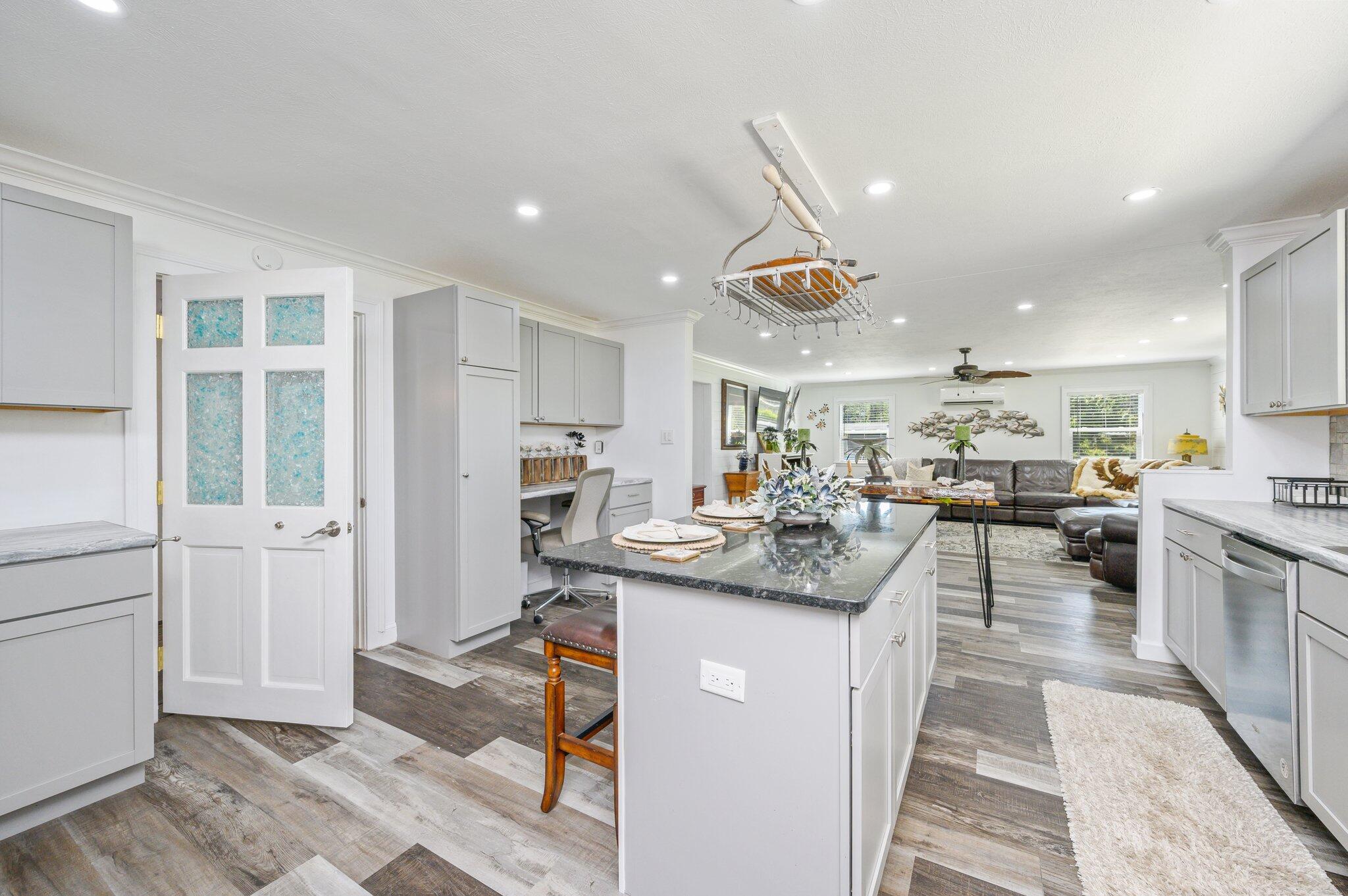 SEASHORE VILLAGE - Residential