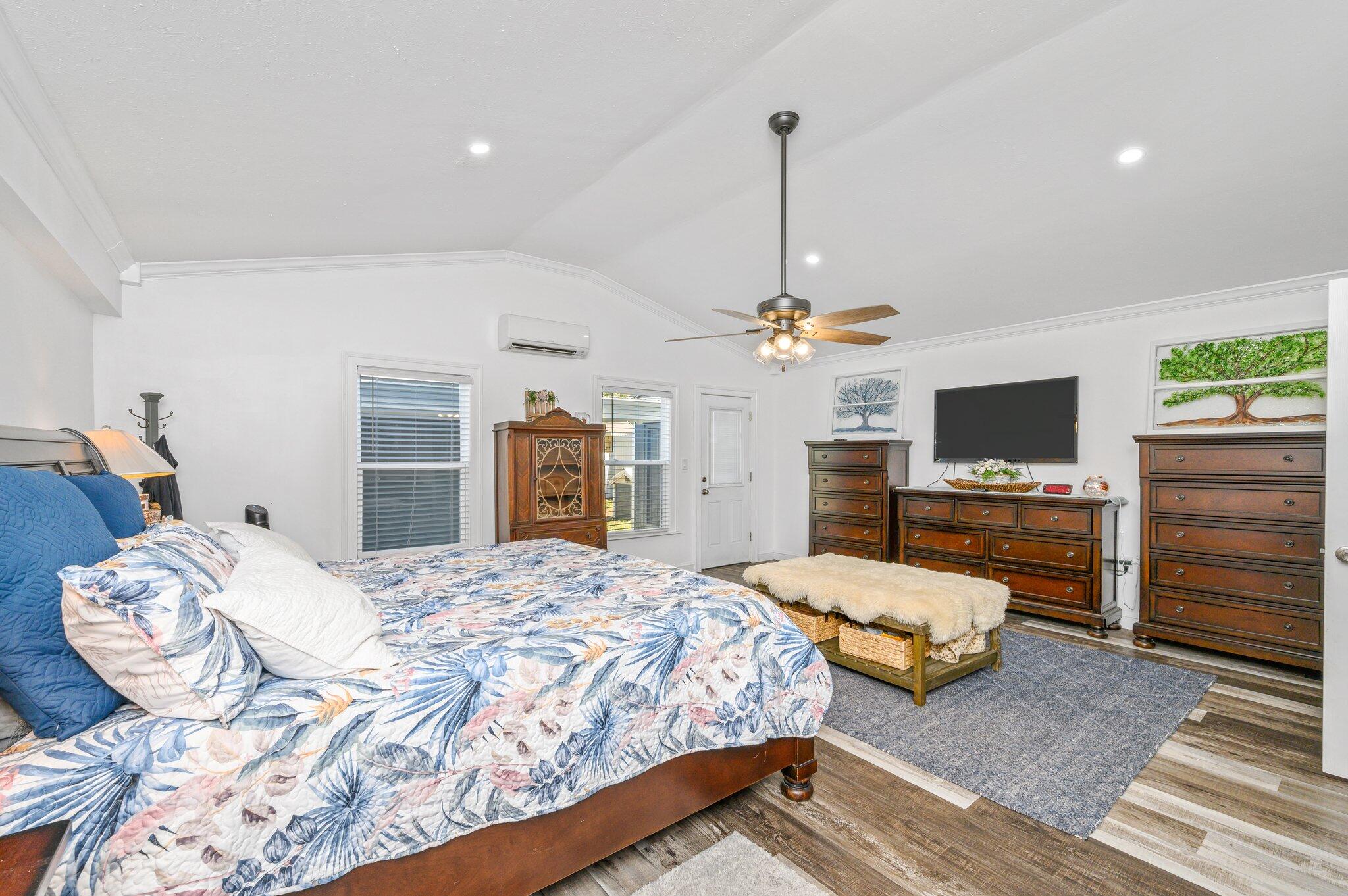 SEASHORE VILLAGE - Residential