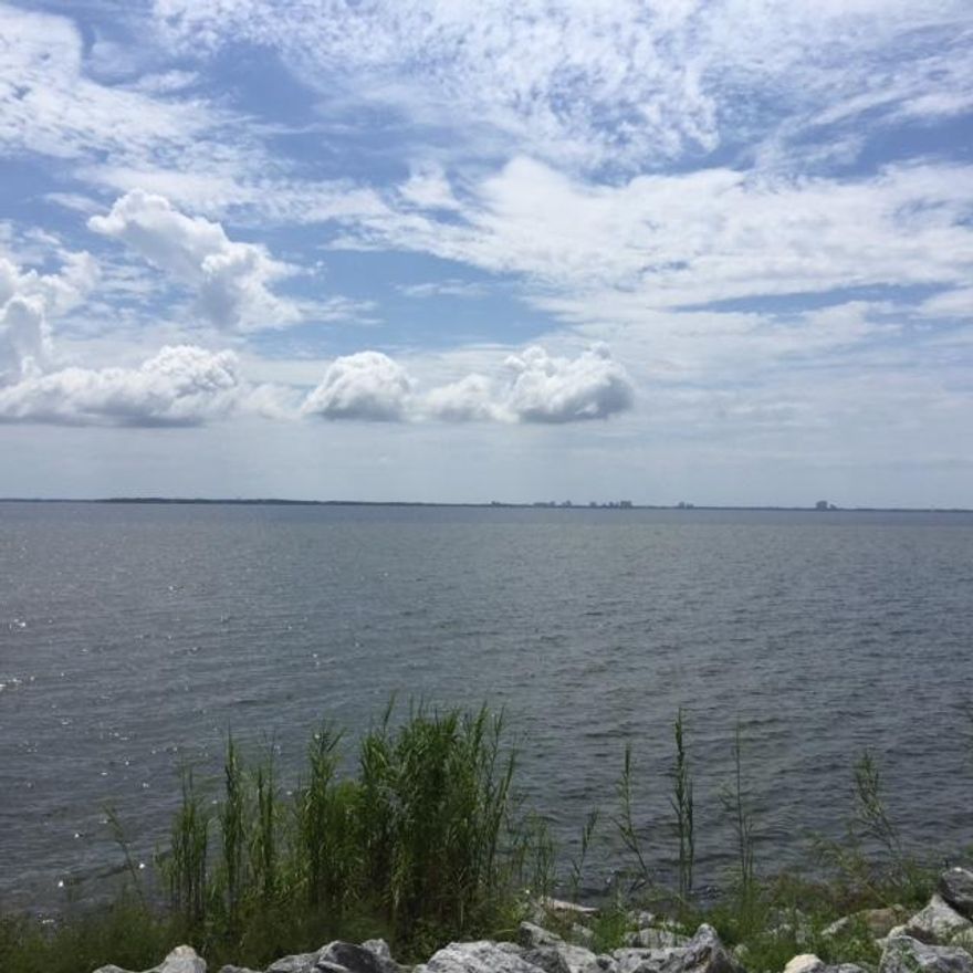 Great waterview property overlooking the Choctawhatchee Bay. This is a double lot with breathtaking views to build your dream home. Take advantage of this opportunity today! Owner could finance.