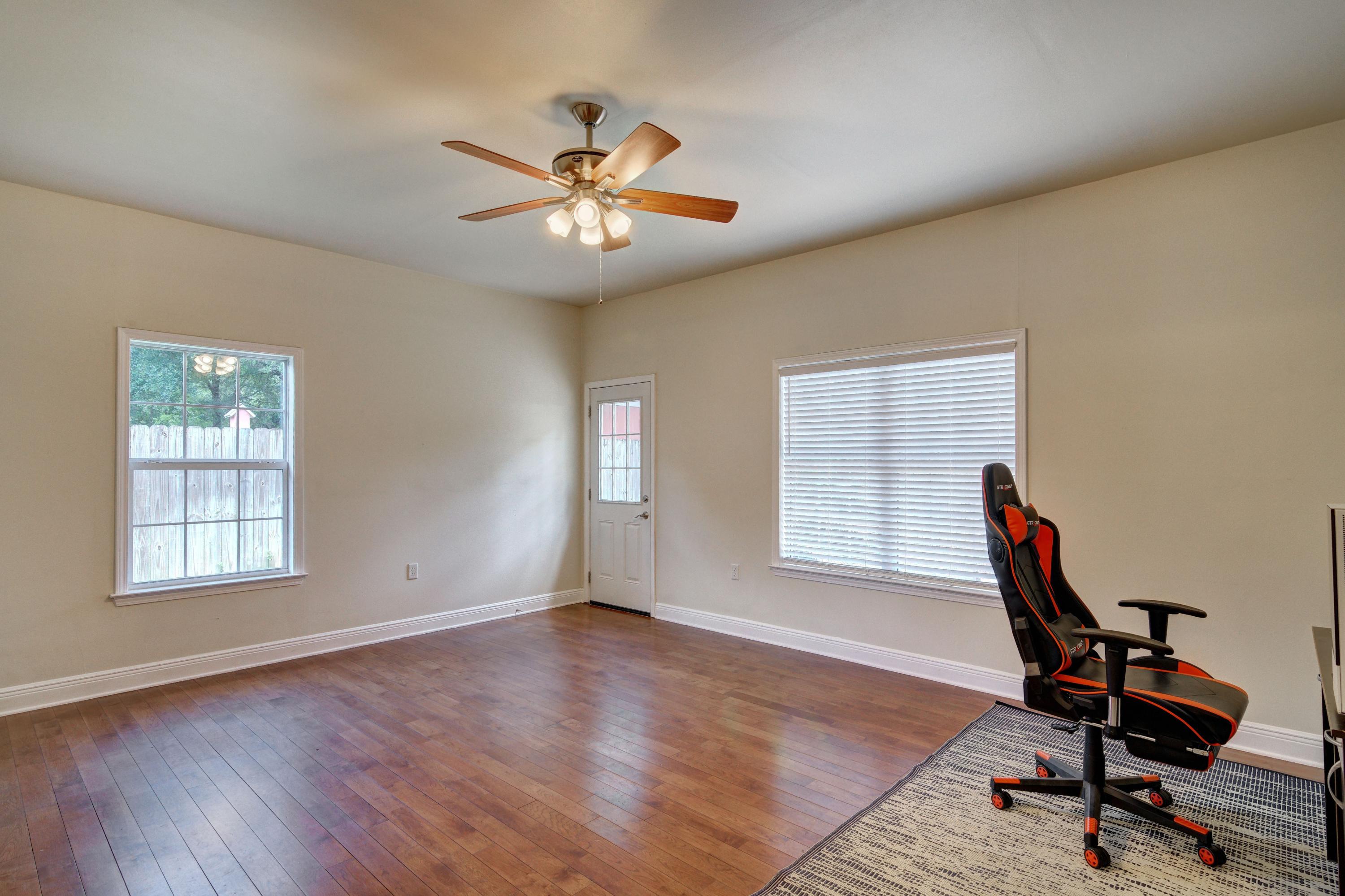 QUIET OAKS S/D - Residential