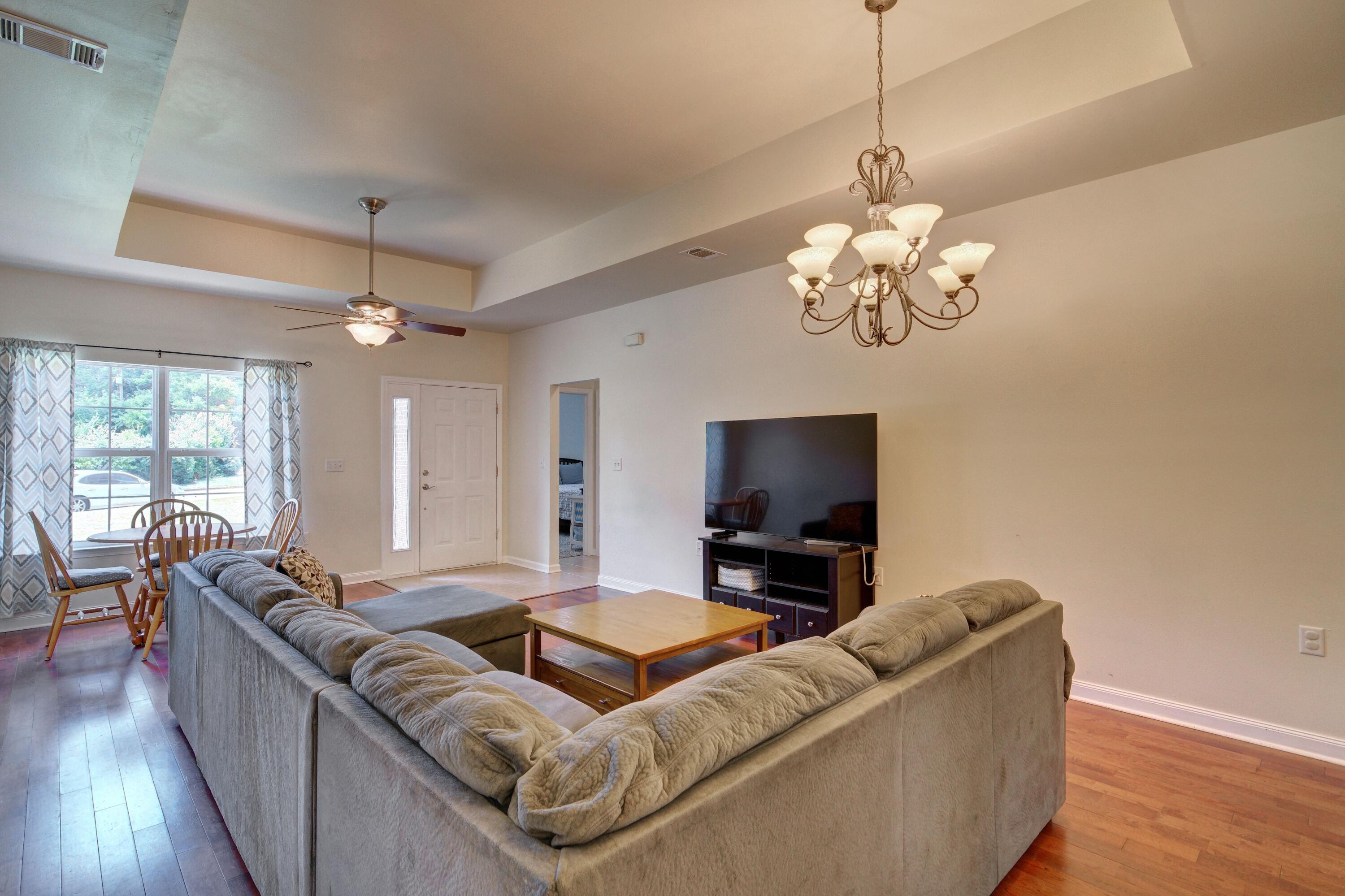 QUIET OAKS S/D - Residential