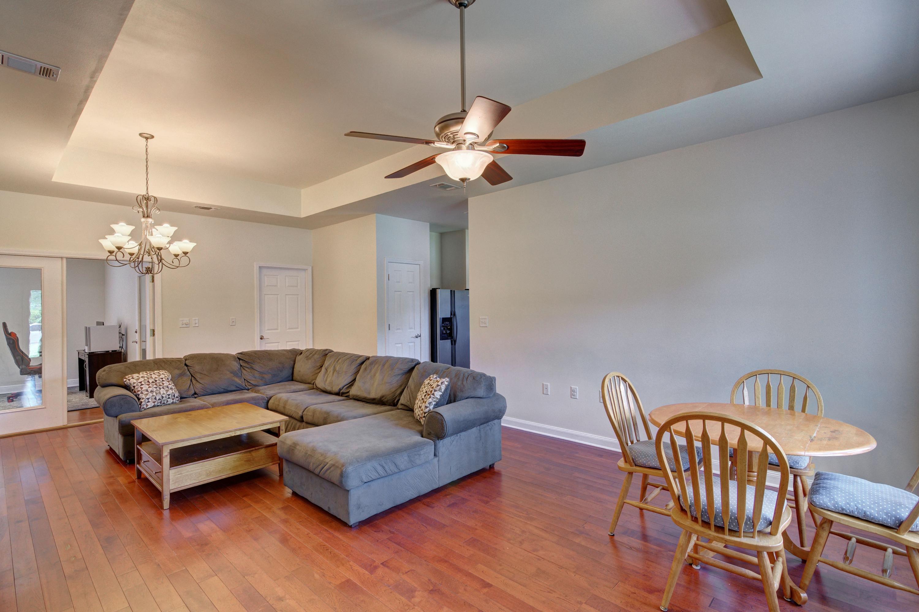 QUIET OAKS S/D - Residential