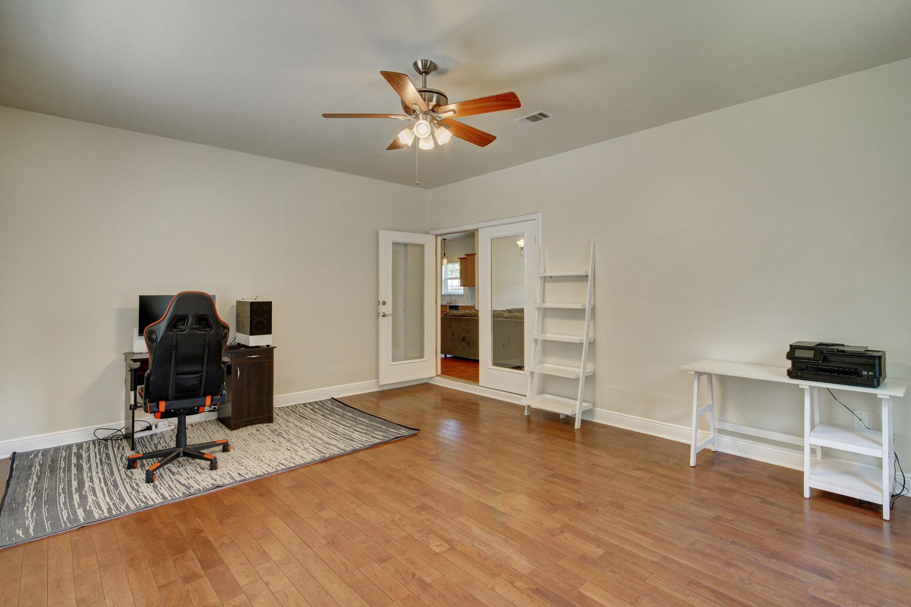 QUIET OAKS S/D - Residential