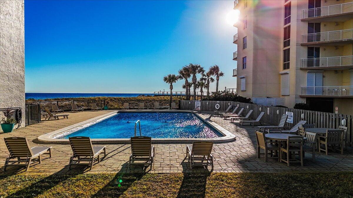 NAVARRE TOWERS CONDO - Residential