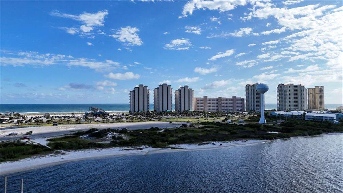 NAVARRE TOWERS CONDO - Residential