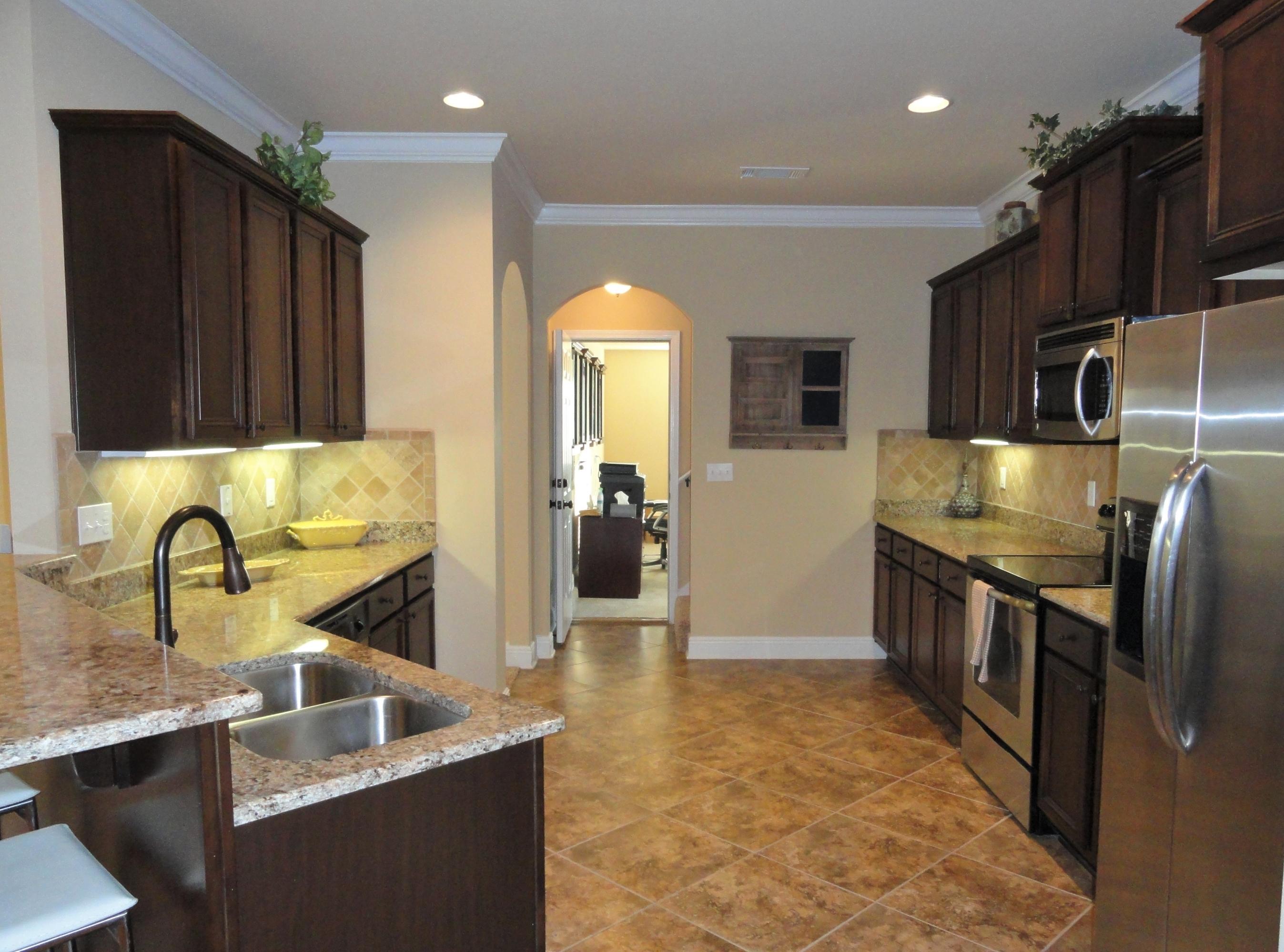 BROWNSTONE MANOR - Residential