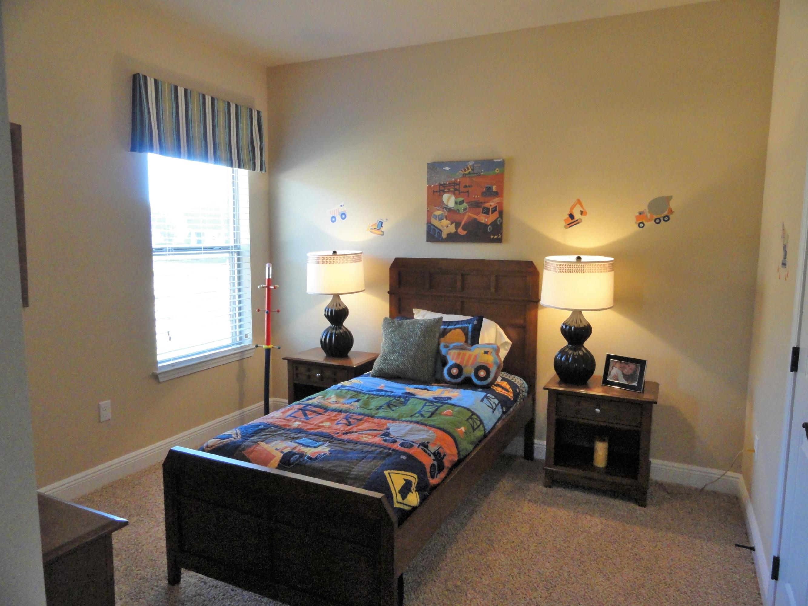 BROWNSTONE MANOR - Residential