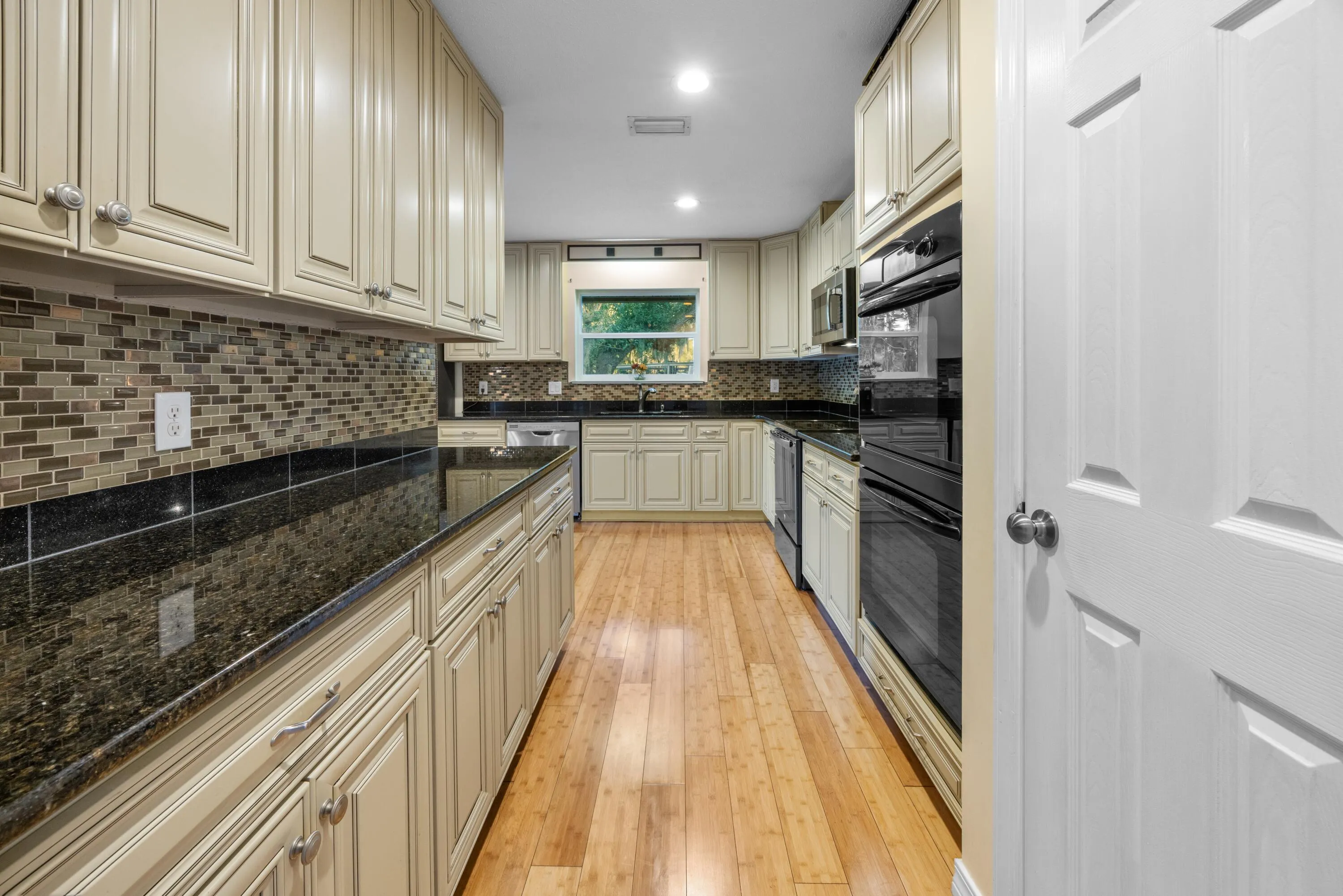 Fort Walton Beach, Florida 32547, United States, 4 Bedrooms Bedrooms, ,3 BathroomsBathrooms,Residential,Active,256371