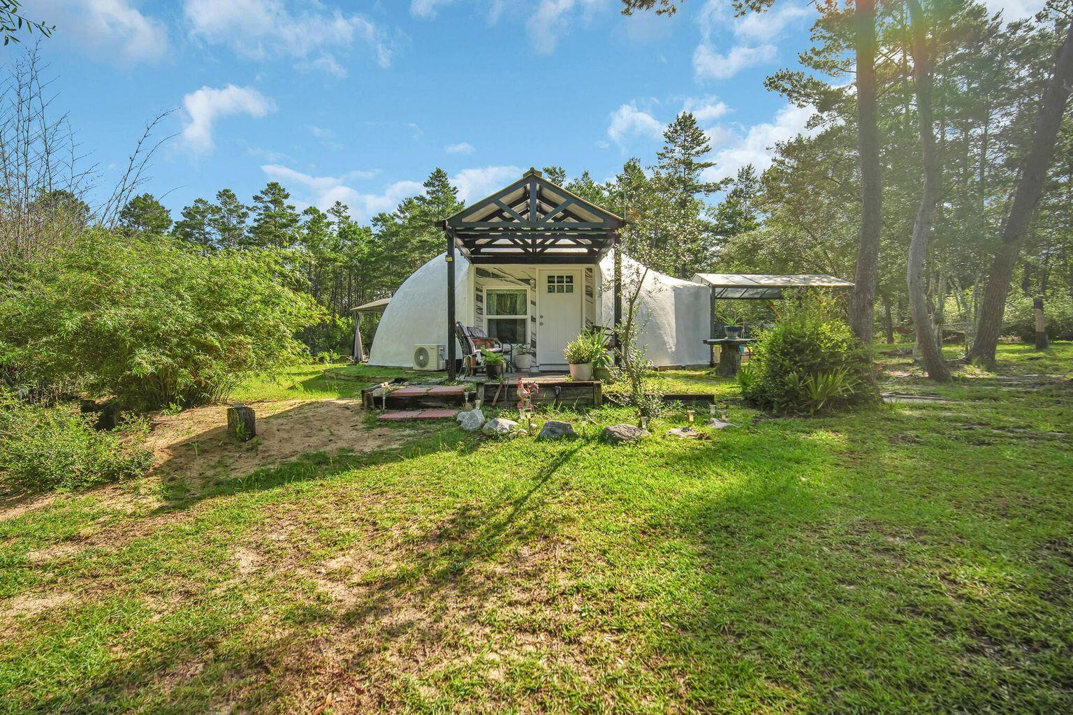 NO RECORDED SUBDIVISION - Residential