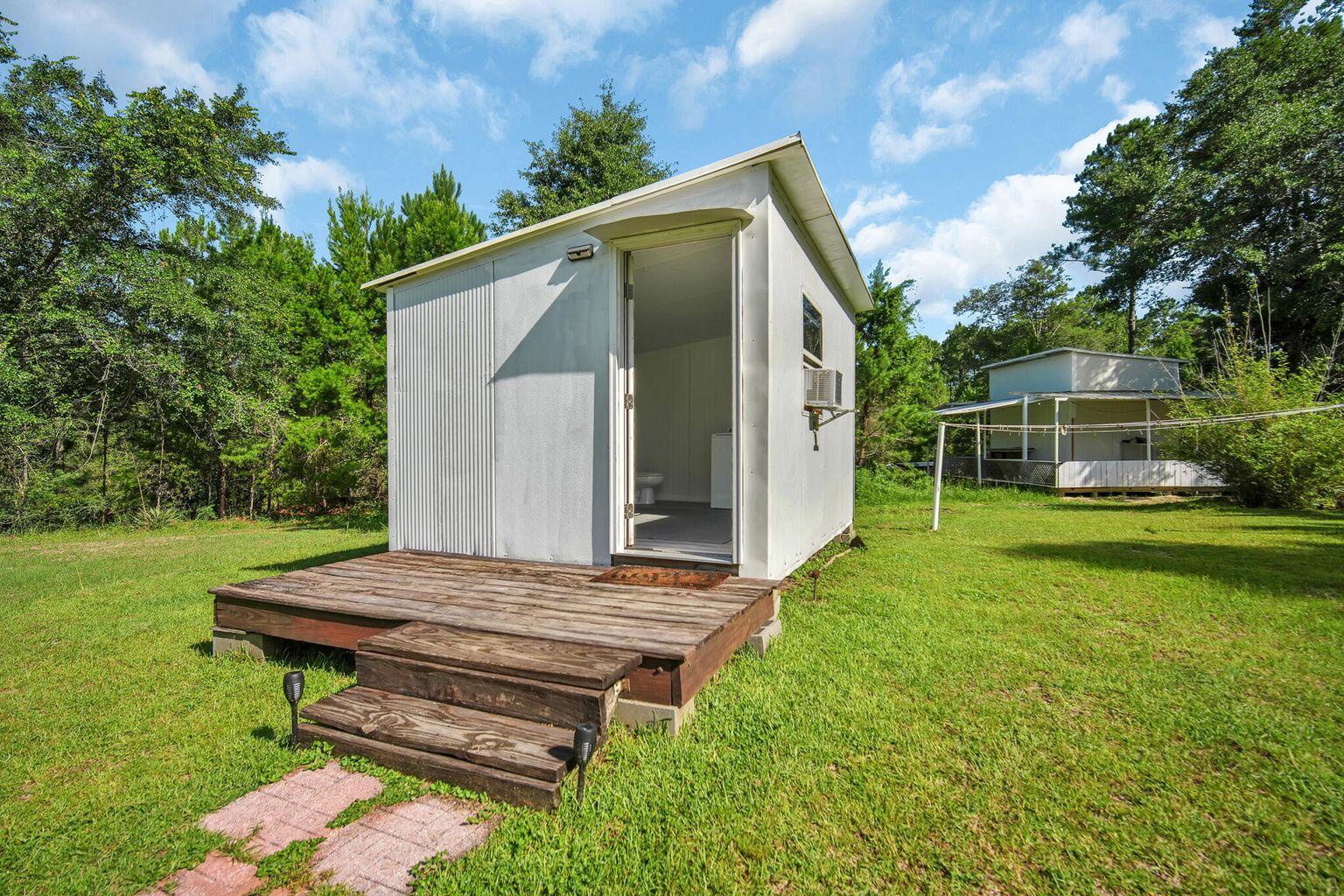 NO RECORDED SUBDIVISION - Residential