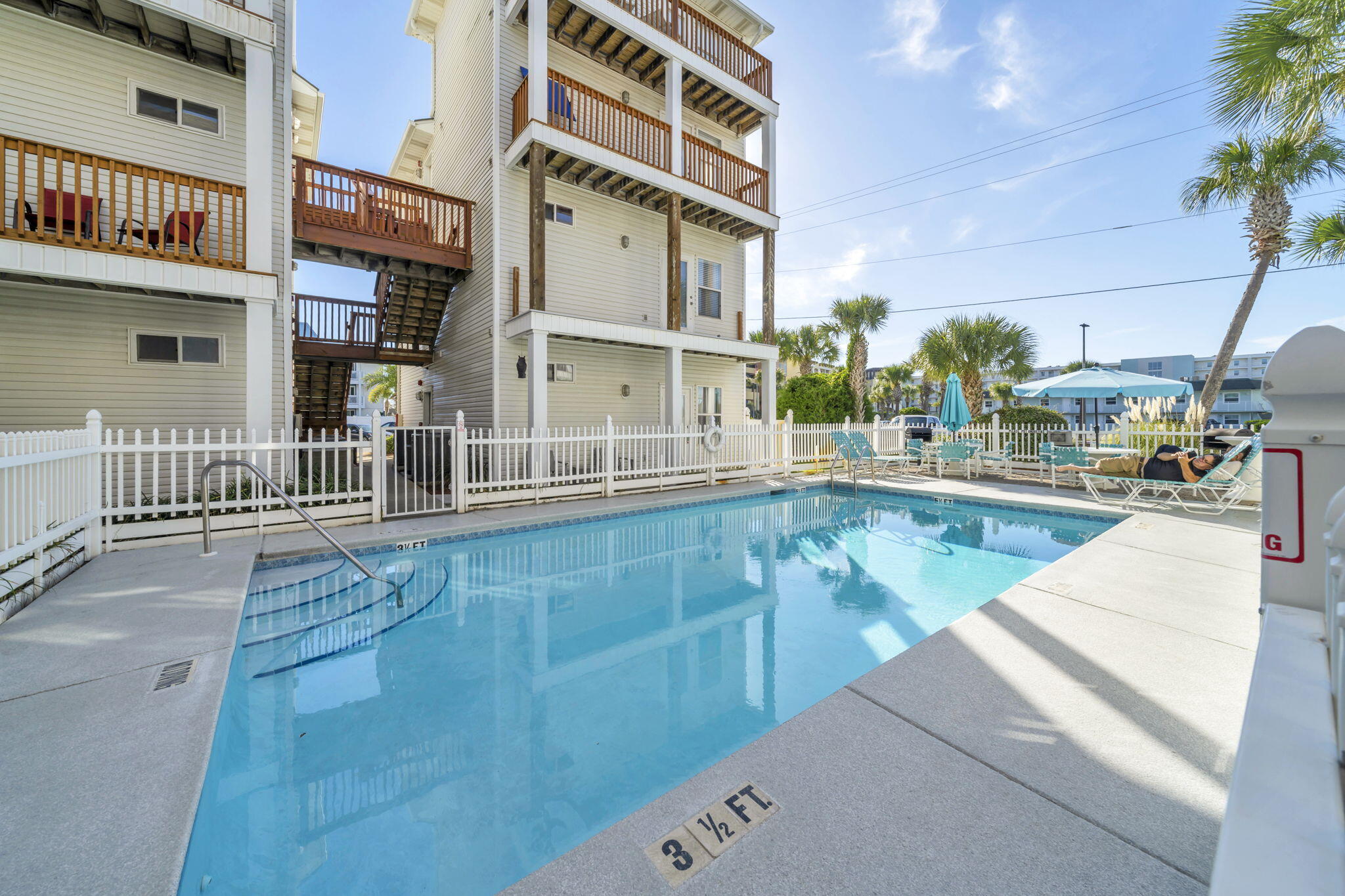 SUNSET COTTAGES CONDO - Residential