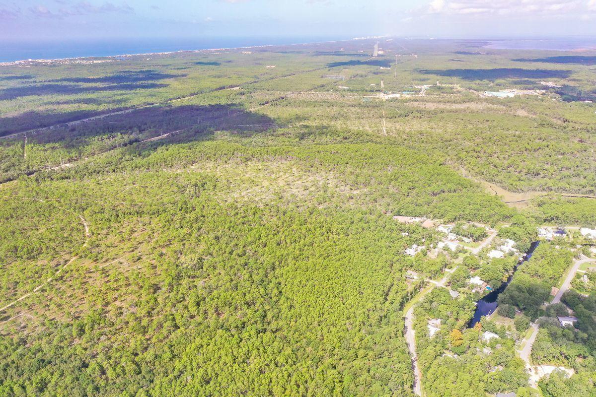 DAUGHETTES AMENDED - Land