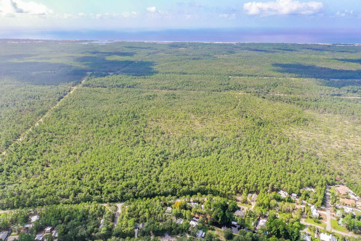 DAUGHETTES AMENDED - Land