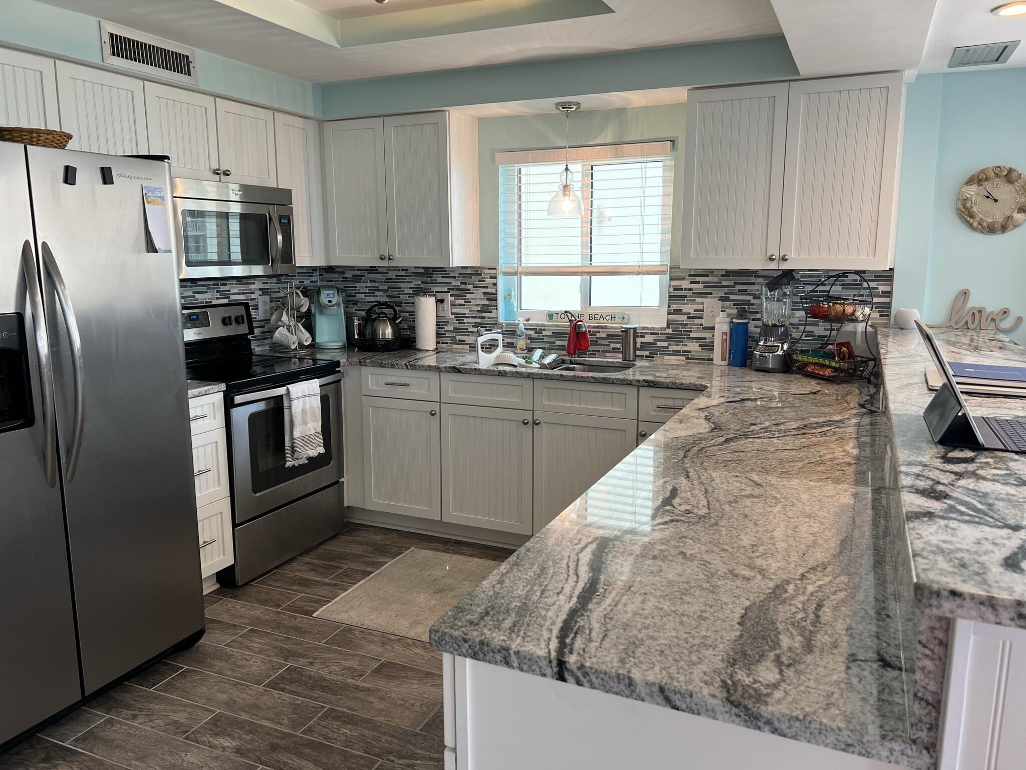 SHORELINE TOWERS 3 - Residential