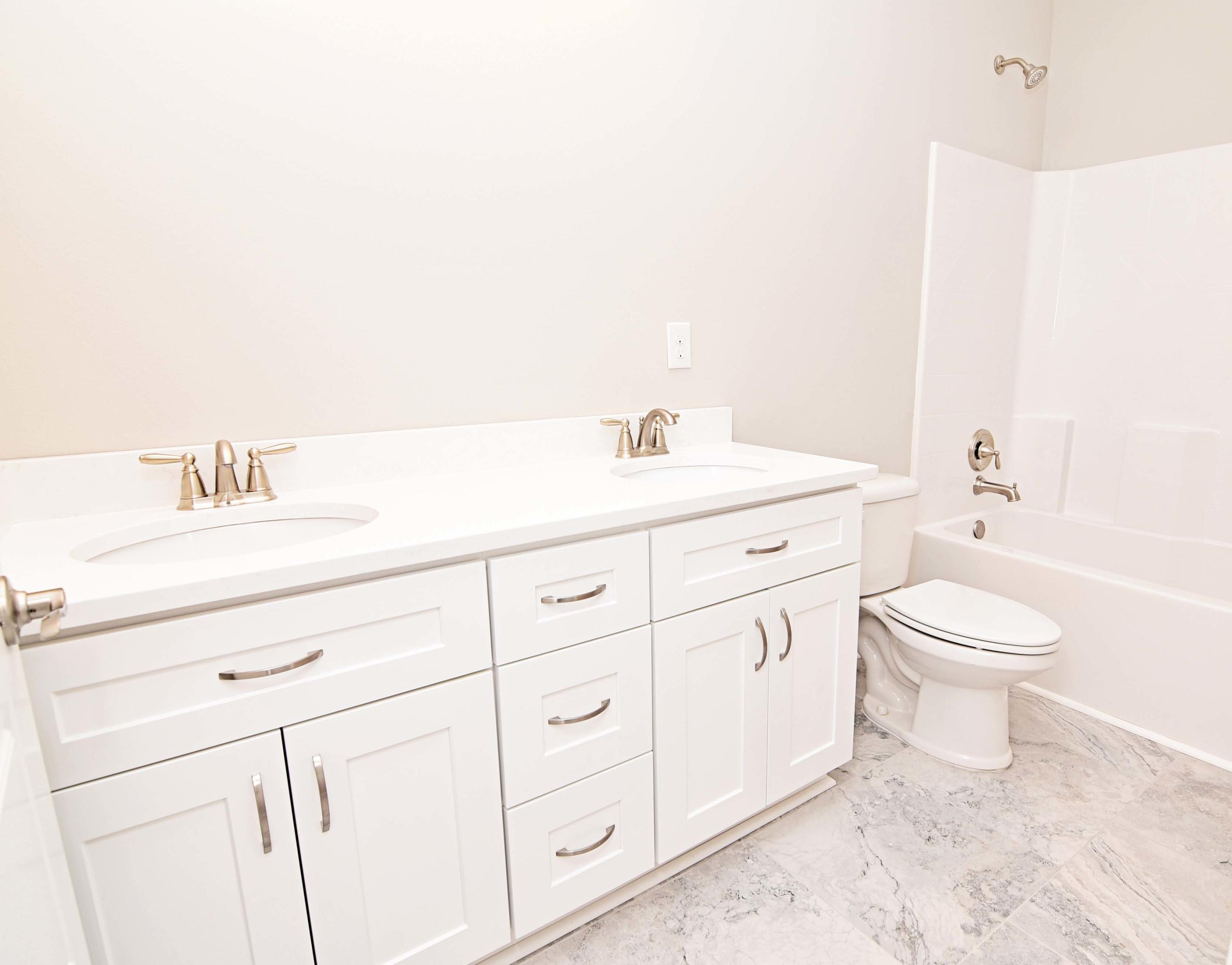 VALPARAISO PINECREST 6 - Residential