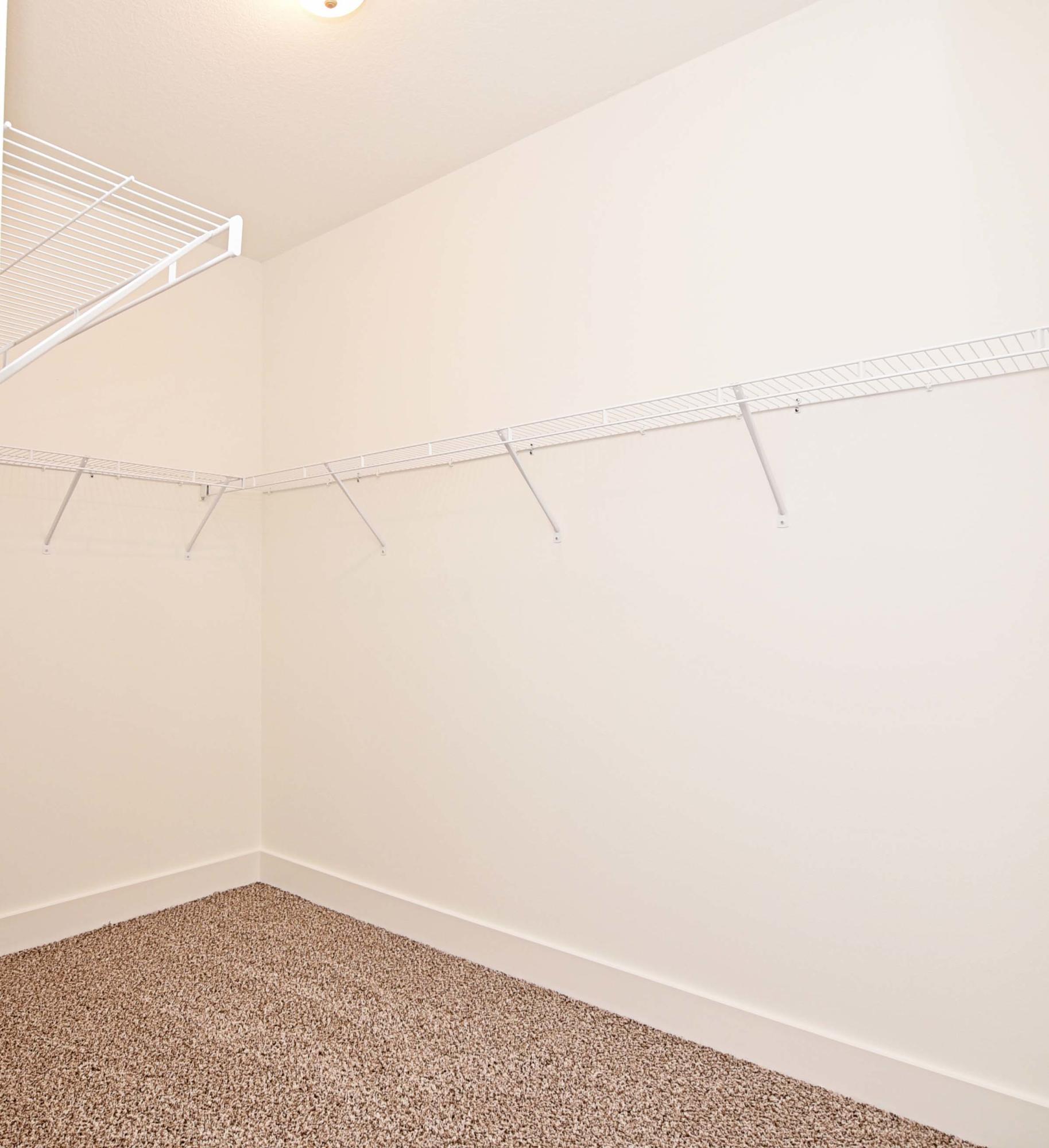 VALPARAISO PINECREST 6 - Residential