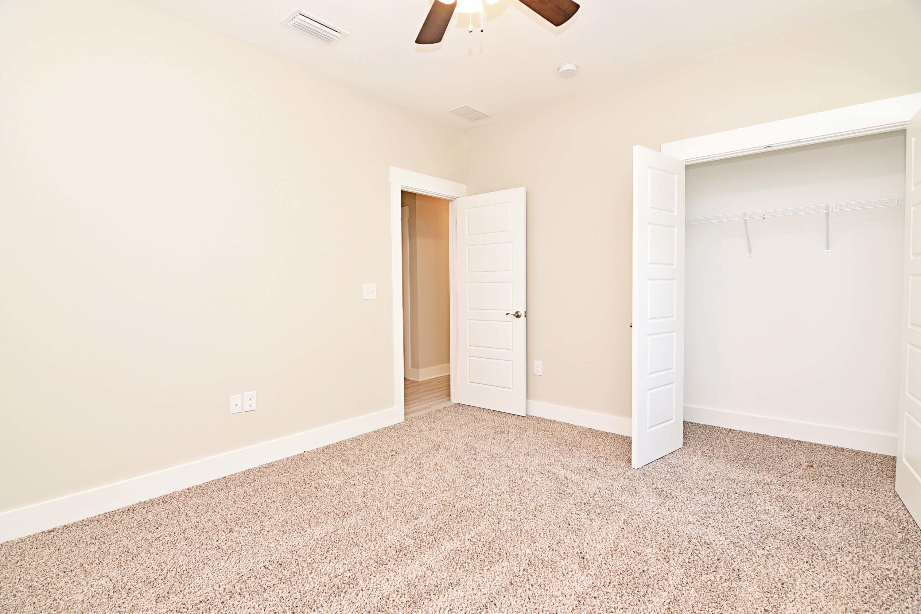 VALPARAISO PINECREST 6 - Residential