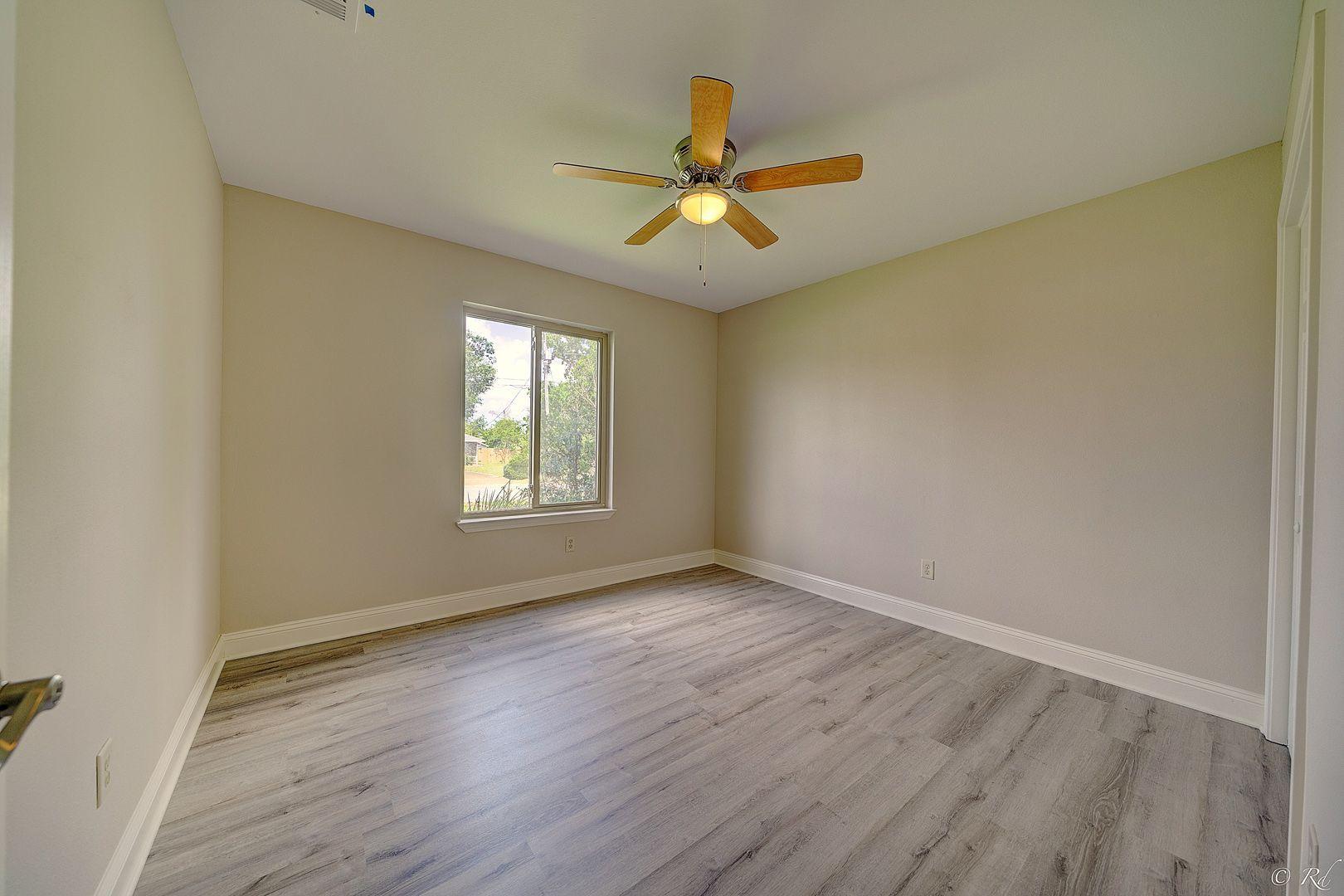 HUNTINGDON ESTATES UNIT 3 - Residential