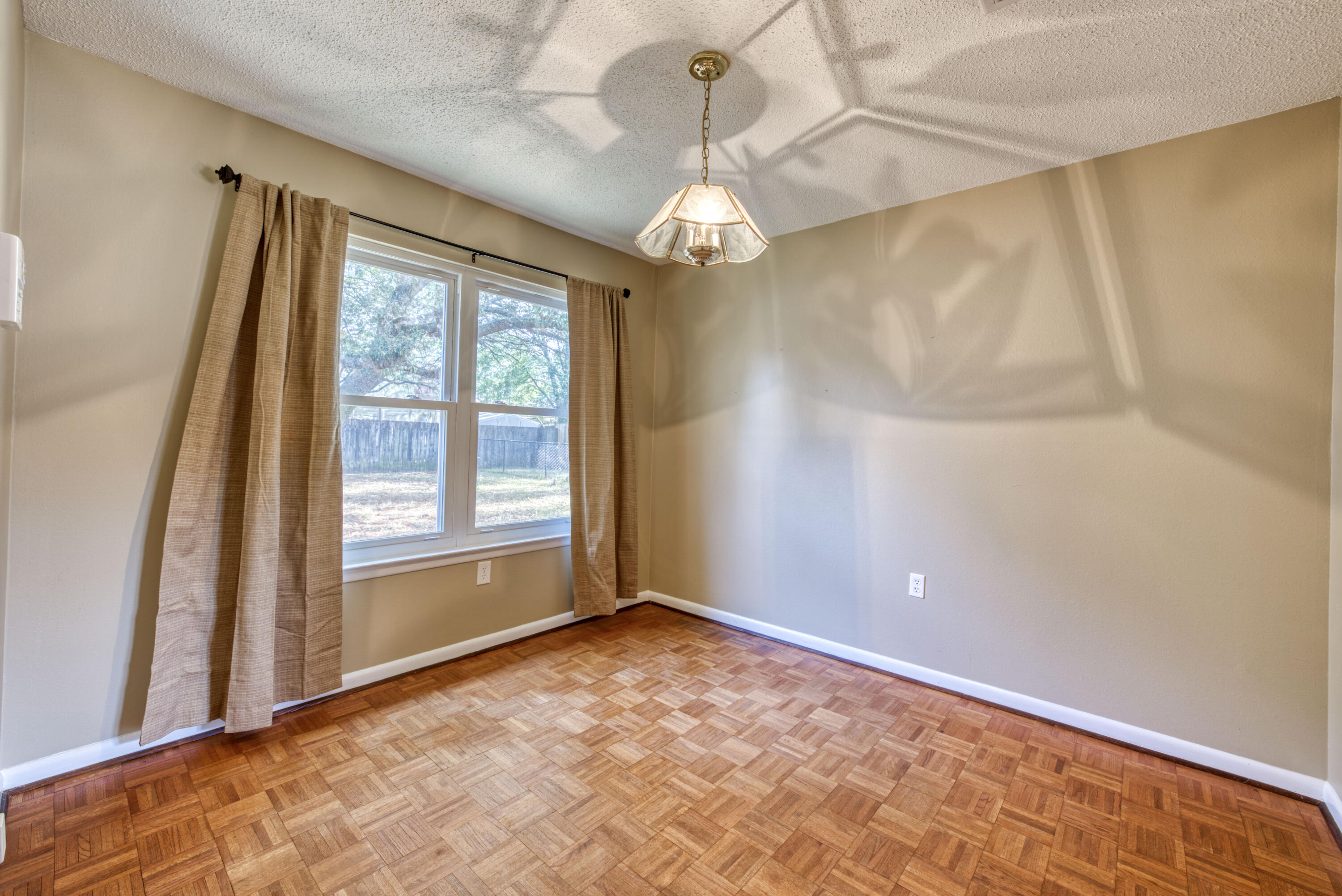 SHERWOOD FOREST - Residential