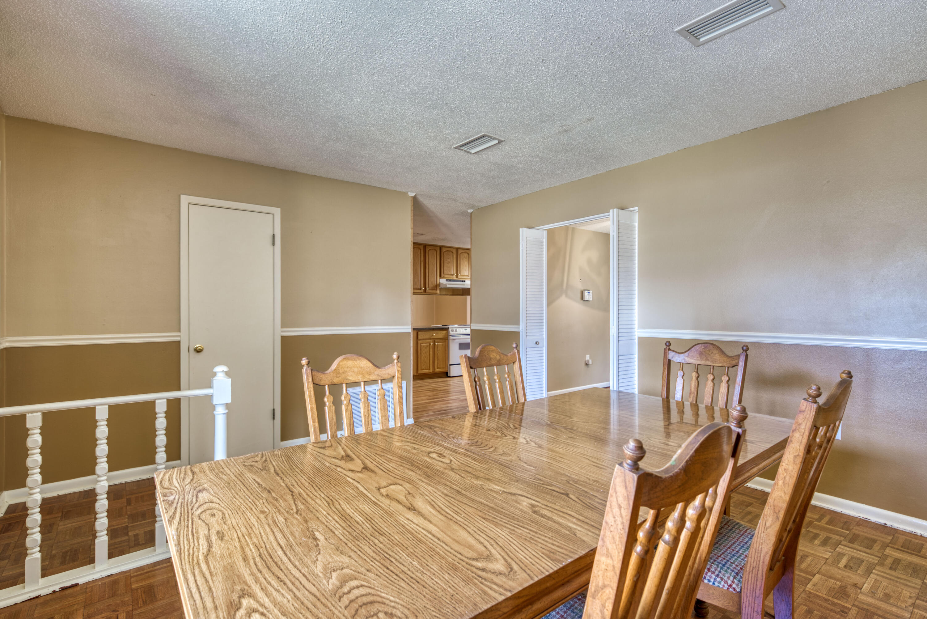 SHERWOOD FOREST - Residential