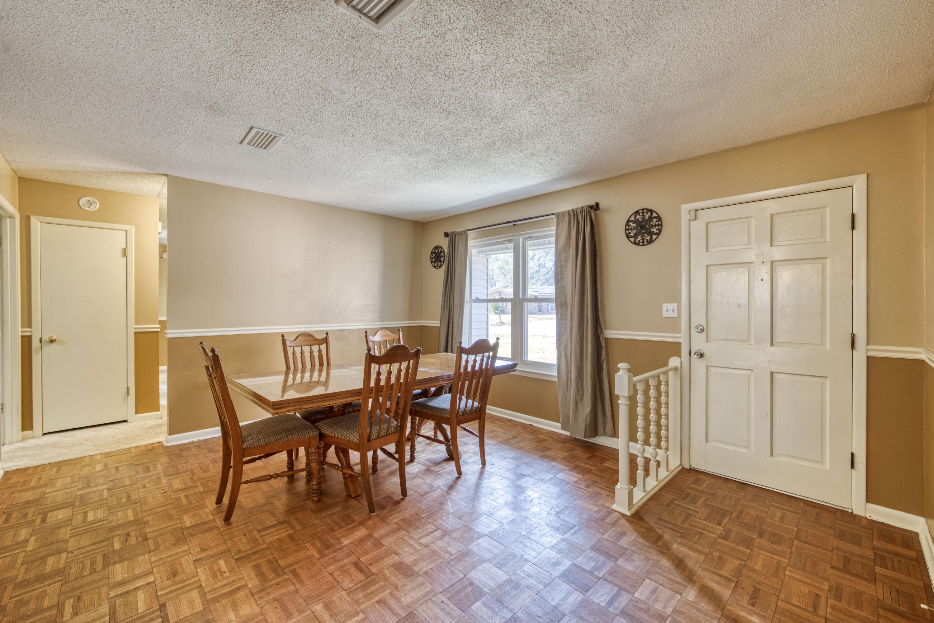 SHERWOOD FOREST - Residential