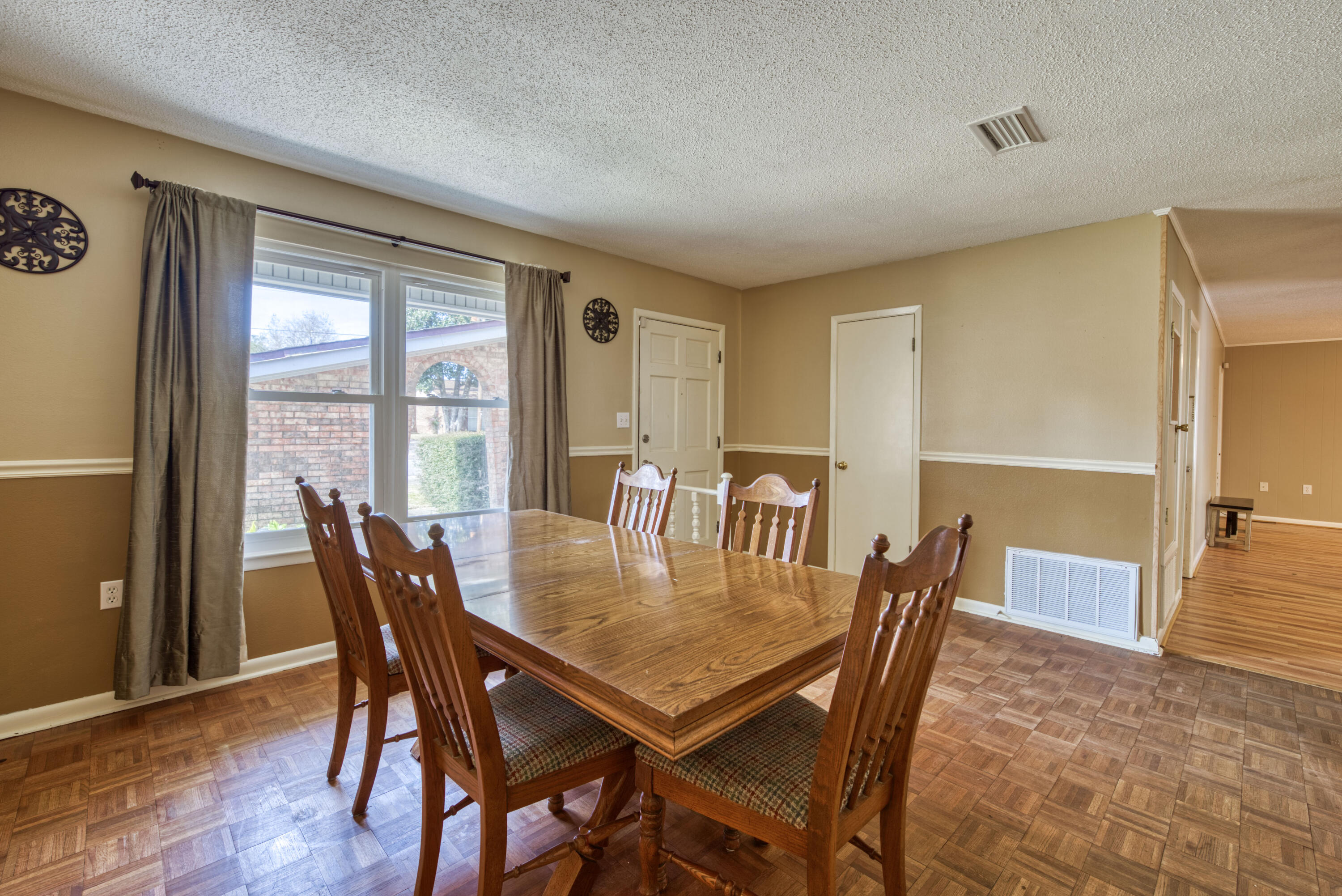 SHERWOOD FOREST - Residential