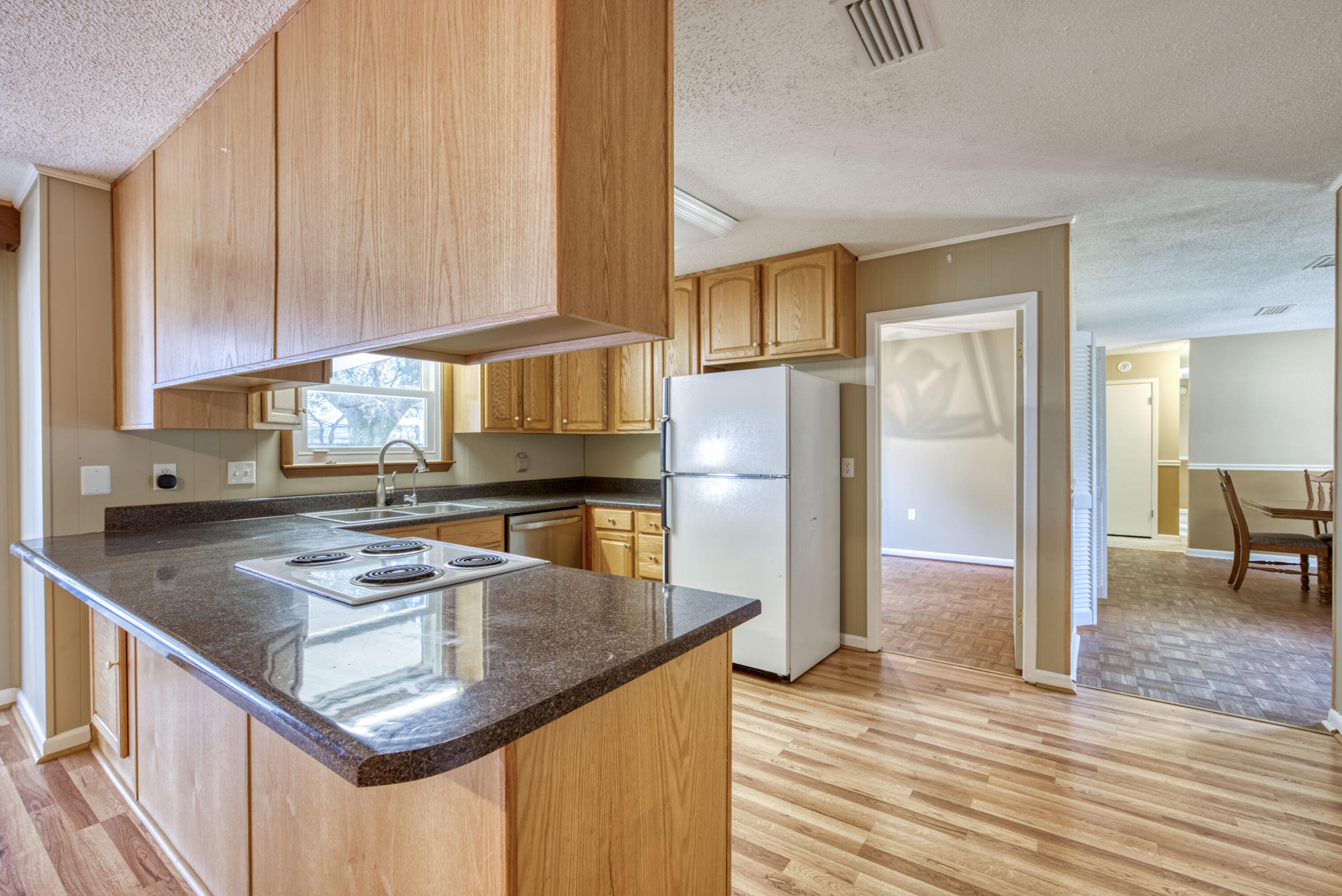 SHERWOOD FOREST - Residential