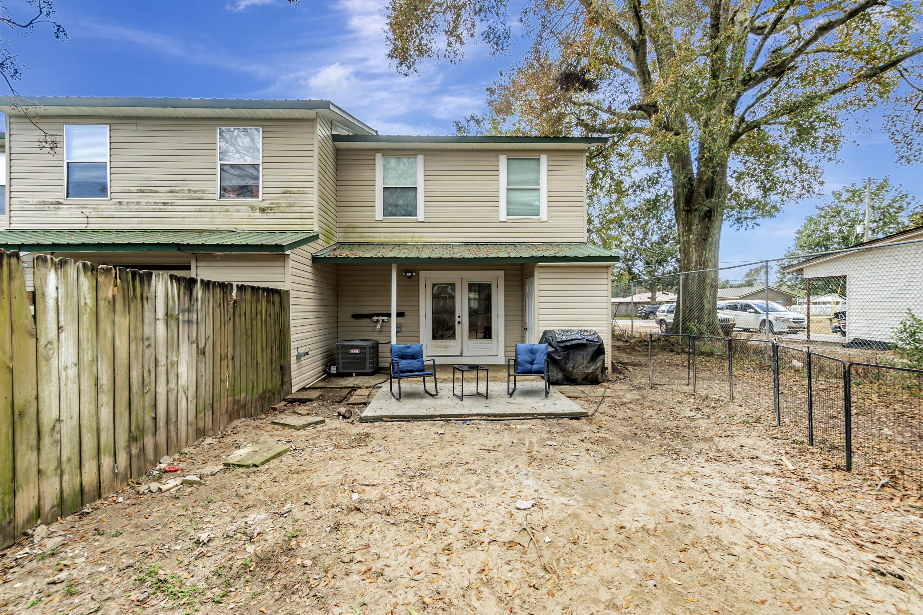 PEPPERTREE T/H - Residential