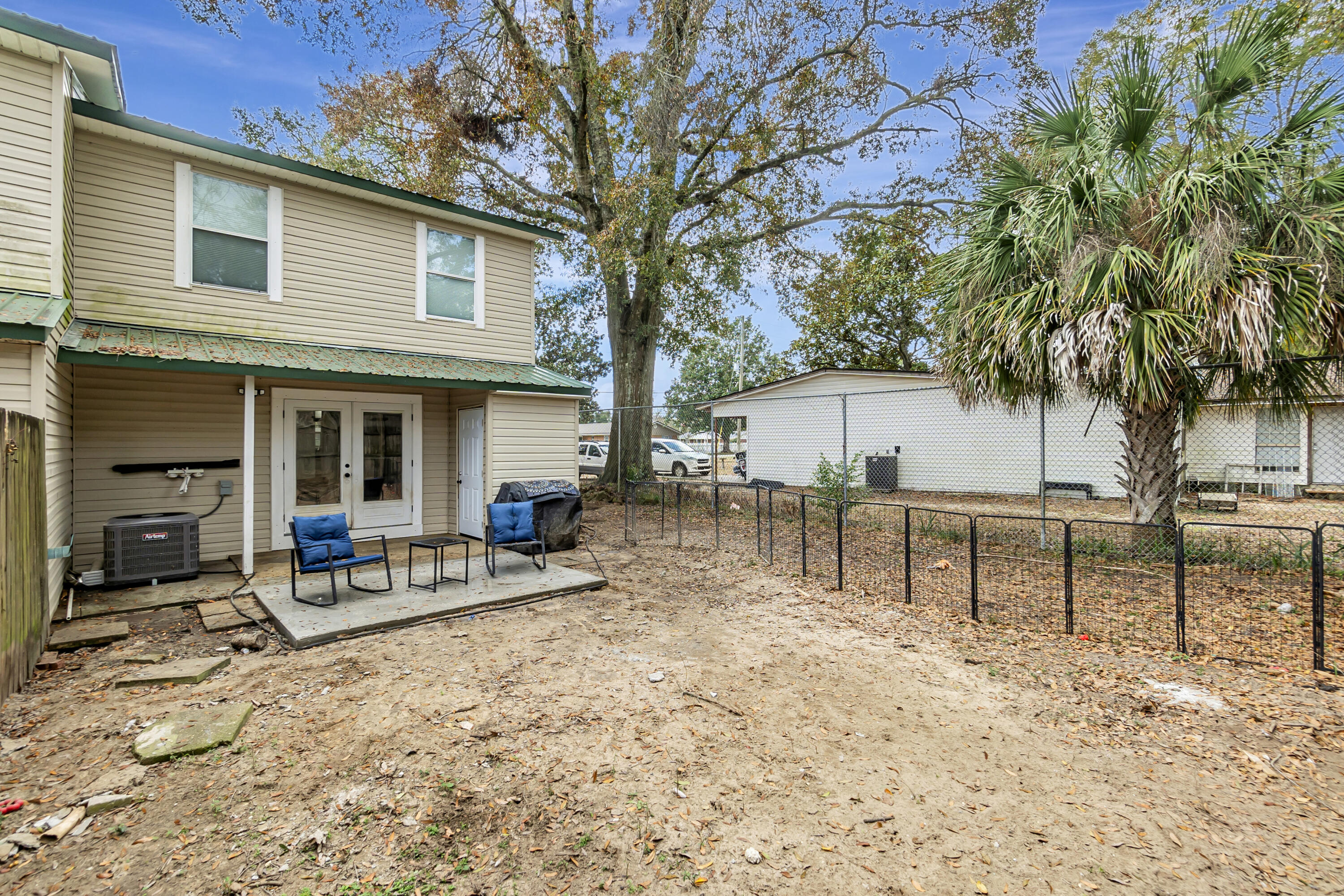 PEPPERTREE T/H - Residential