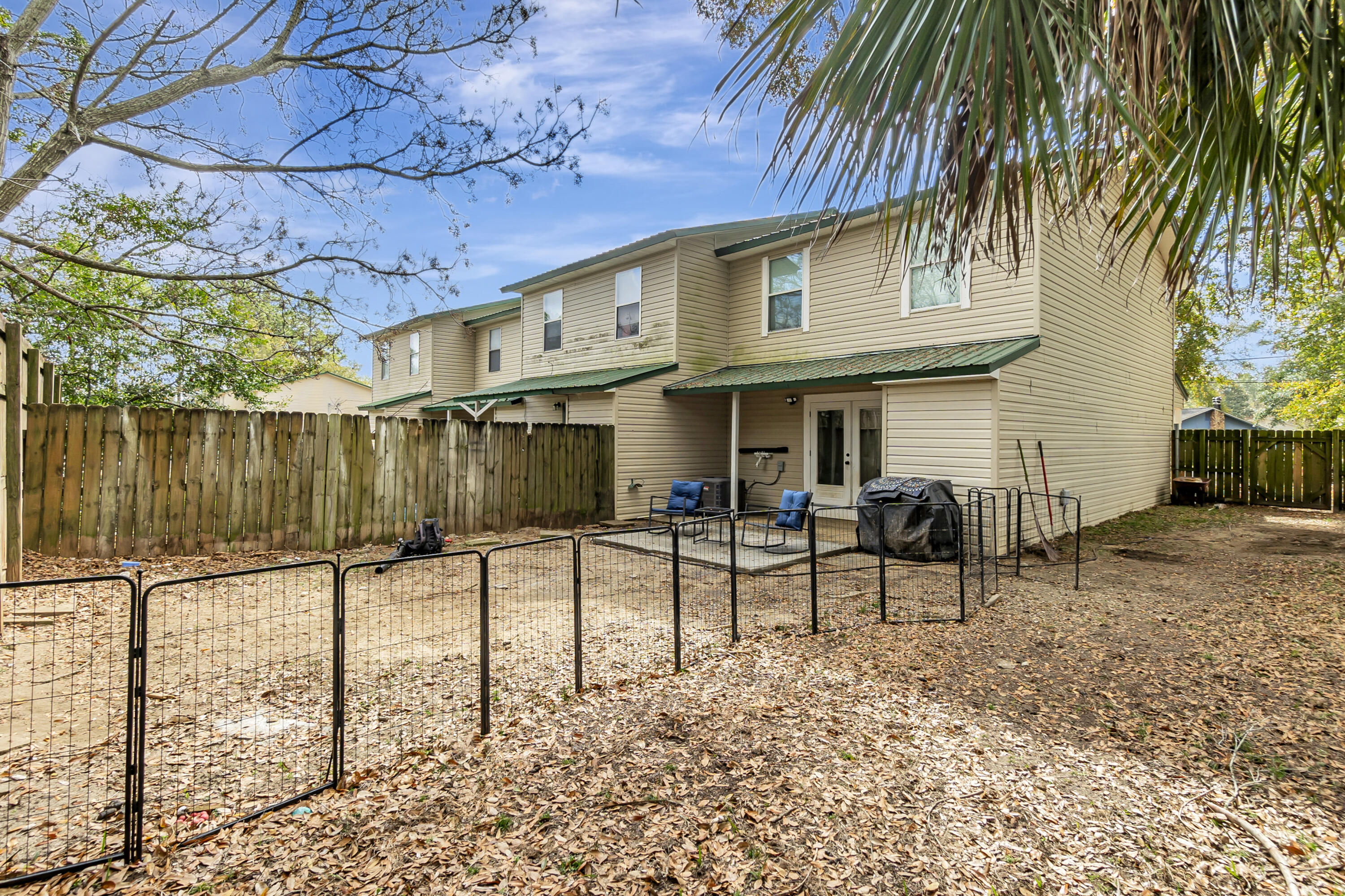 PEPPERTREE T/H - Residential