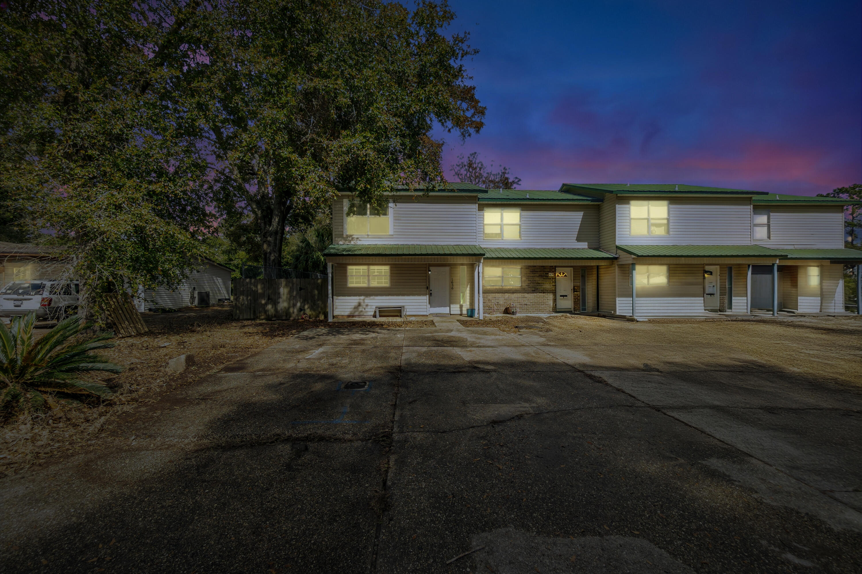 PEPPERTREE T/H - Residential