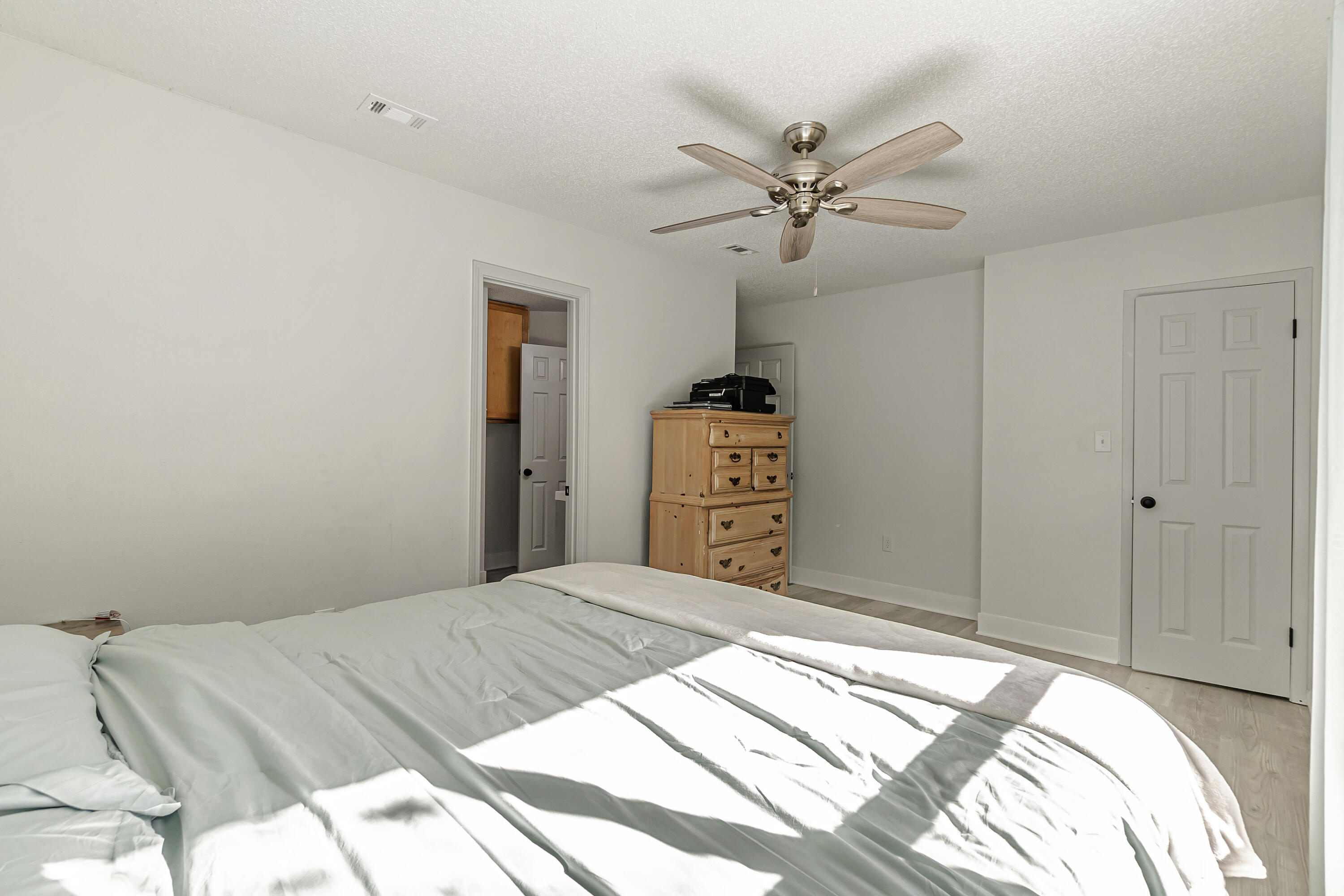 PEPPERTREE T/H - Residential