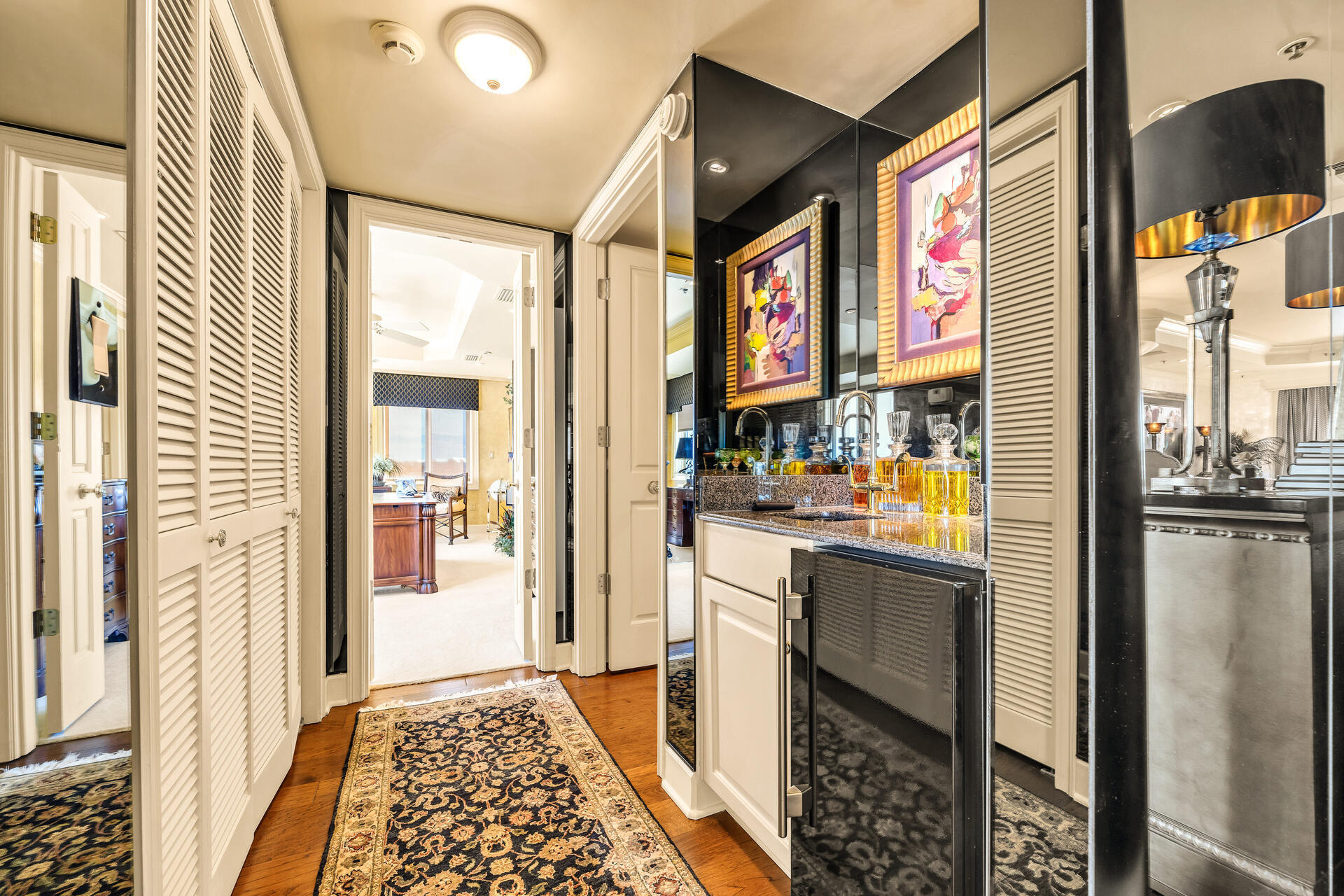 THE ULTIMATE CONDO - Residential