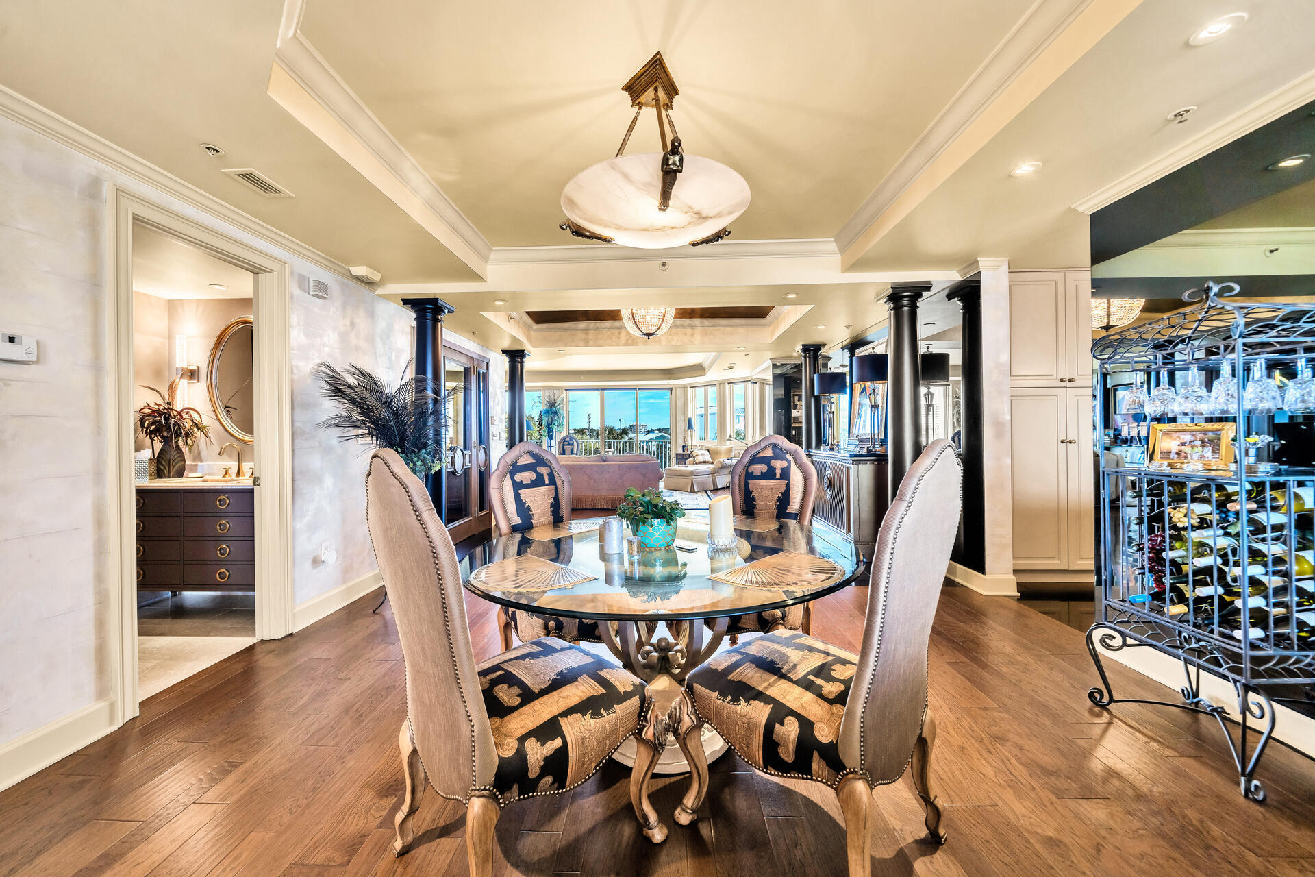 THE ULTIMATE CONDO - Residential