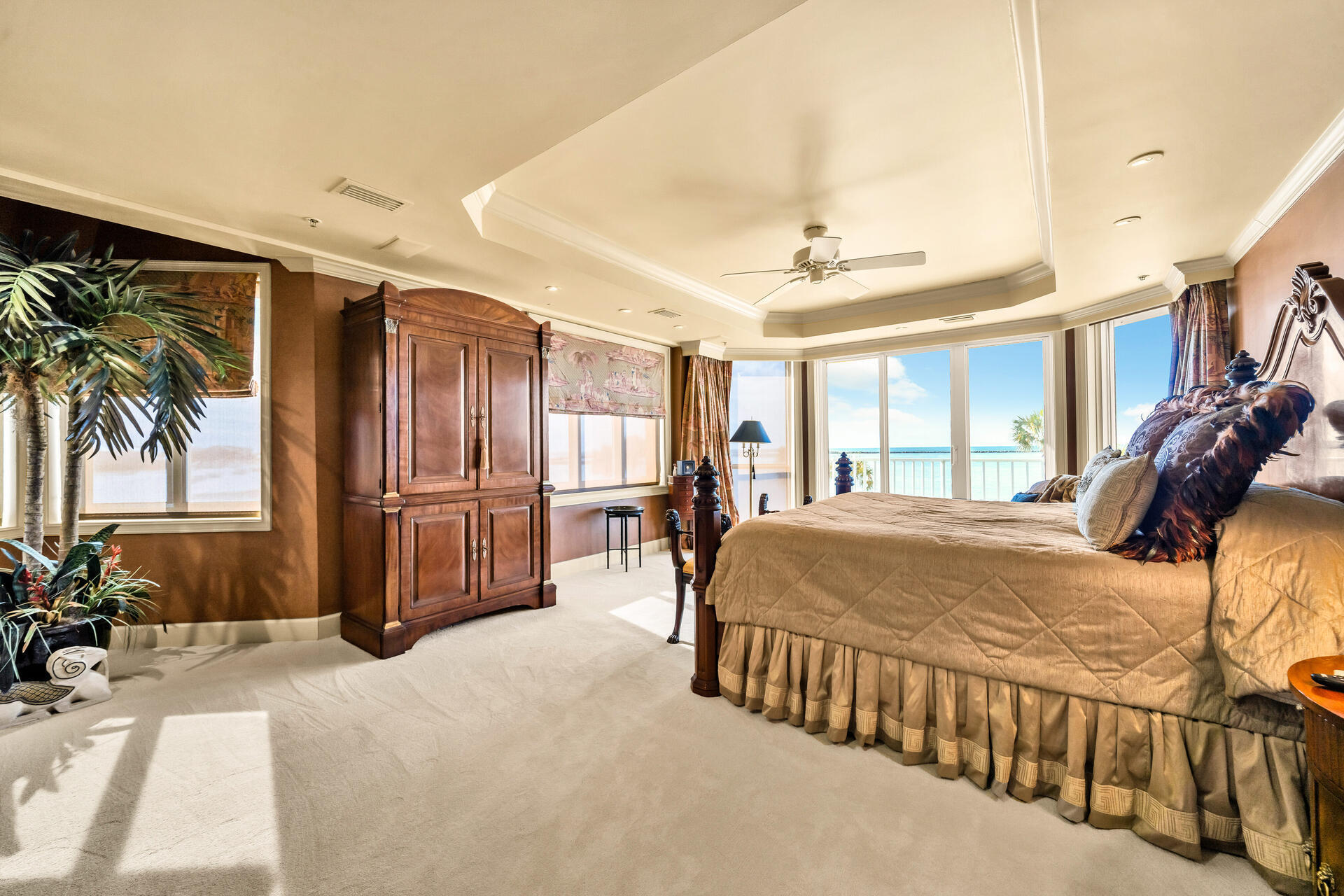 THE ULTIMATE CONDO - Residential
