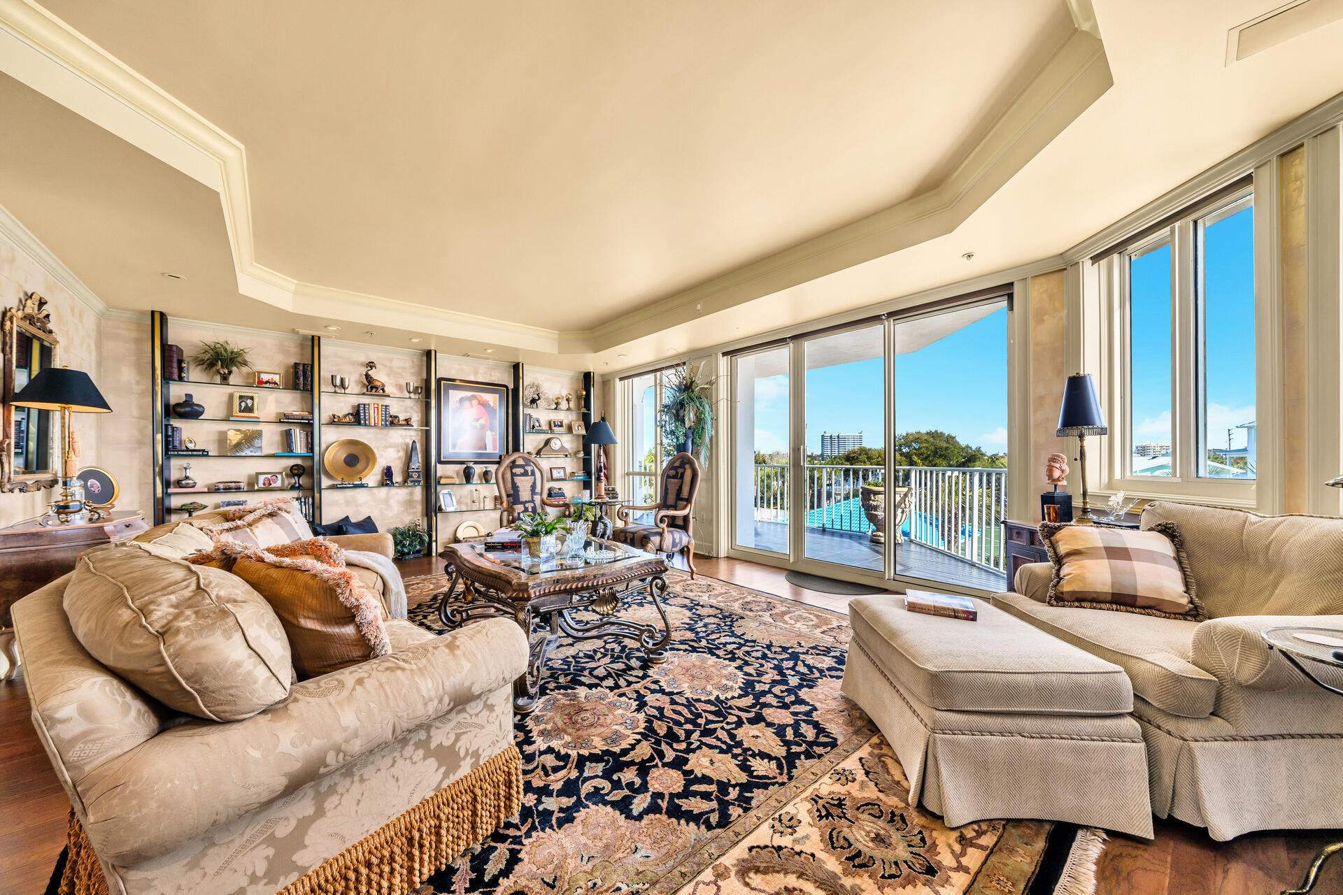 THE ULTIMATE CONDO - Residential